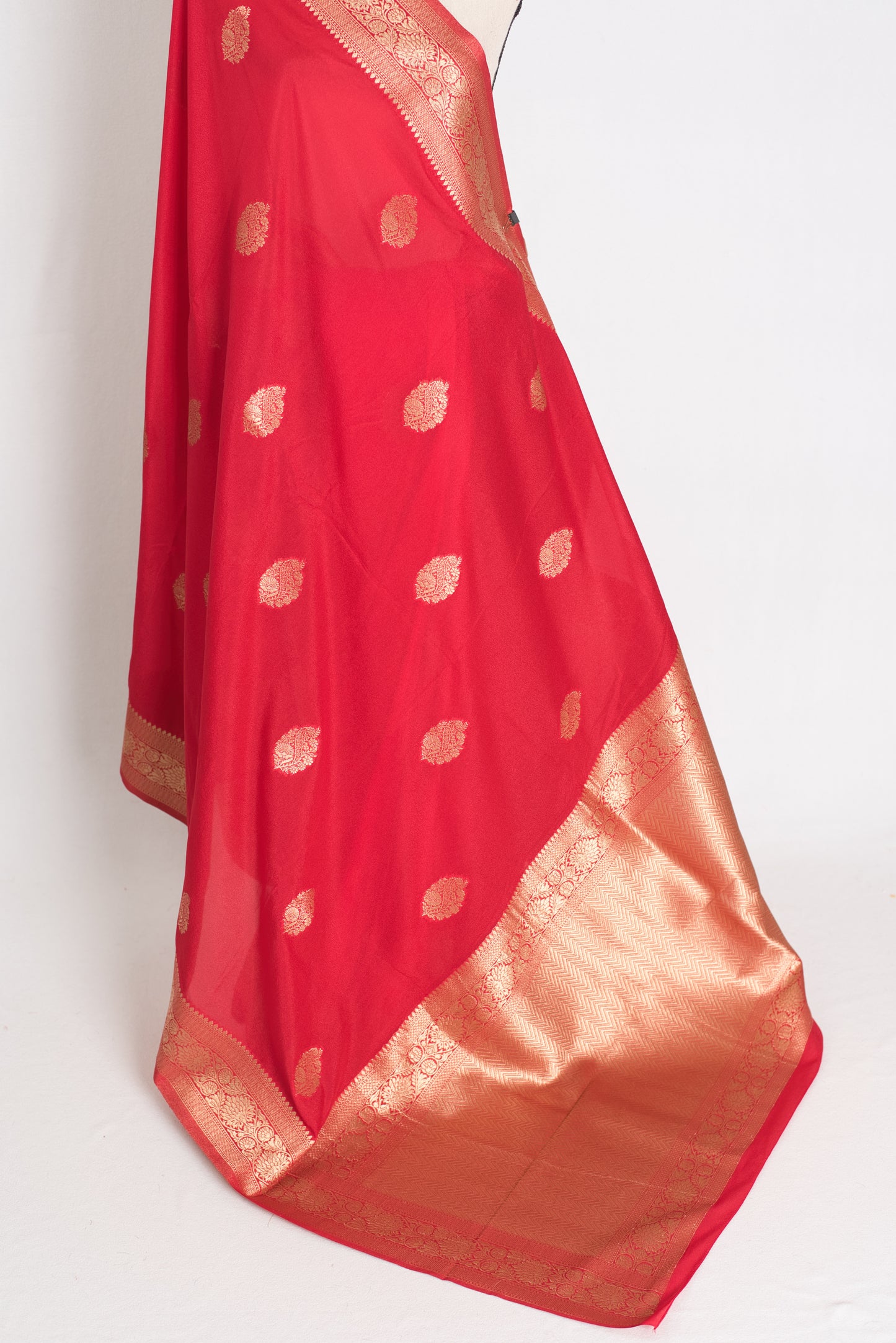Zareen : Semi Crepe Silk Budget Friendly Banarasi Saree in Red and Gold image 1