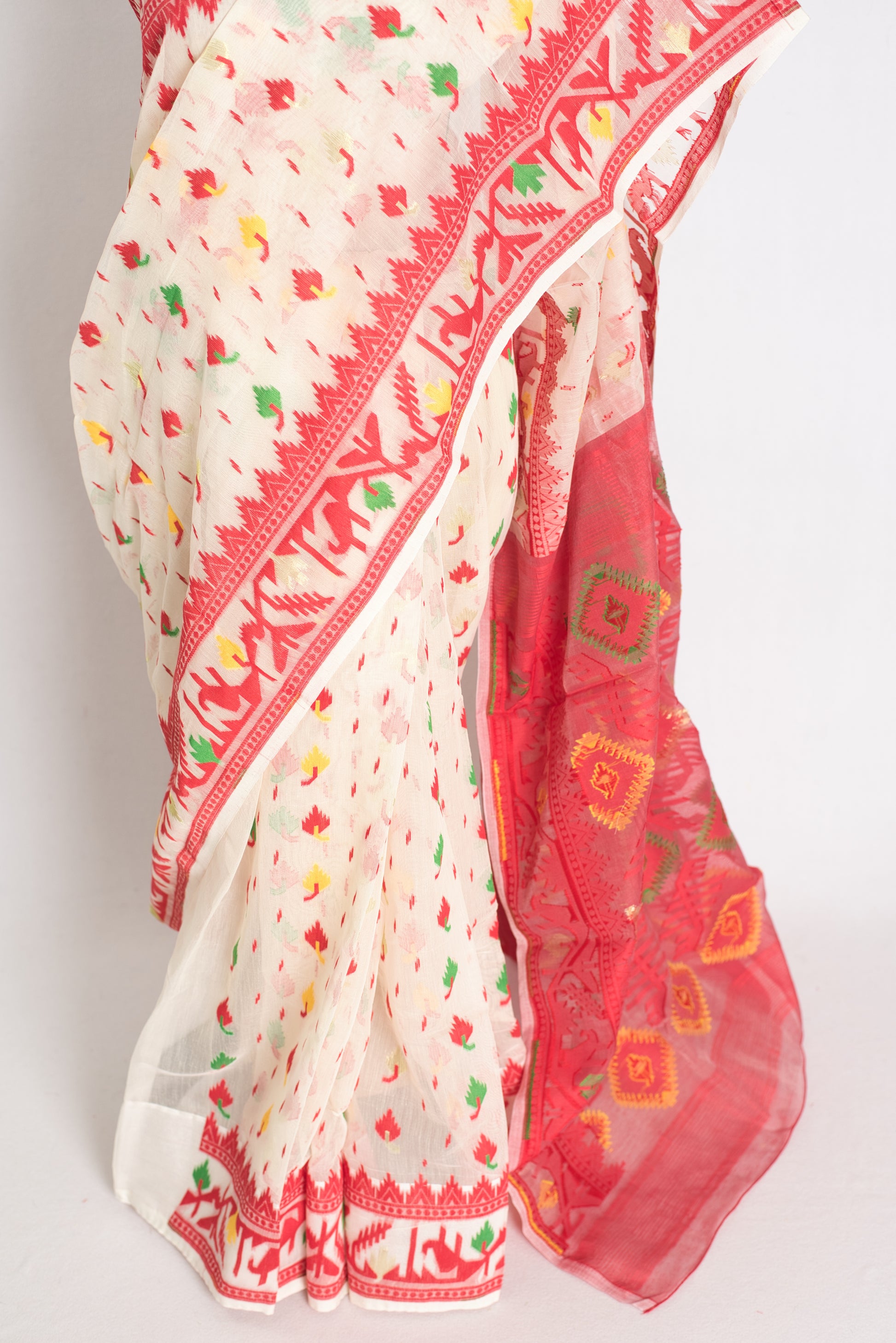 Mitali : Off White and Red Blended Soft Cotton Jamdani Bengali Saree image 5
