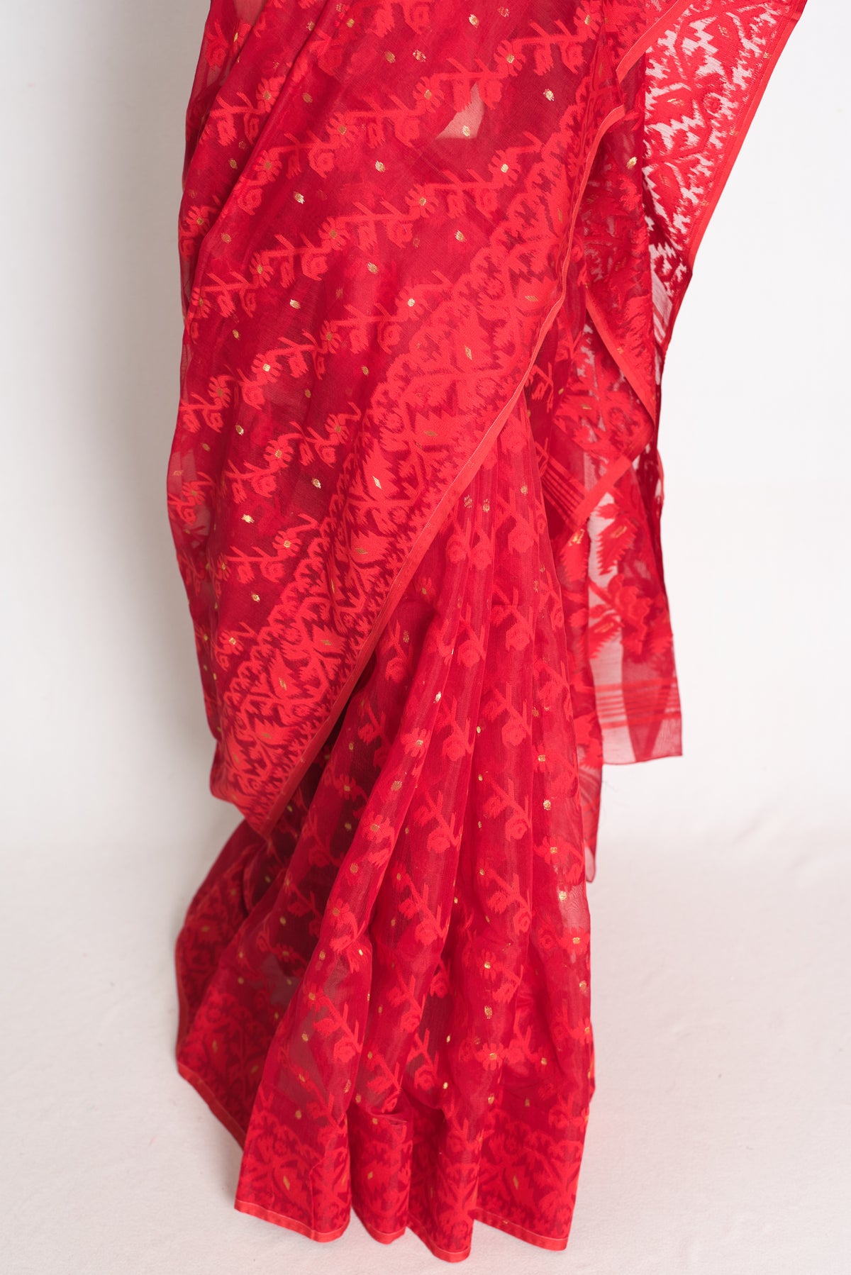 Ishq : Crimson Red and Gold Soft Blended Cotton Bengali Jamdani Saree image 5
