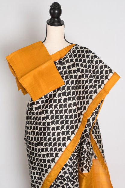 Sandhya : Black and Off-White Geometric Printed Murshidabad Pure Silk Saree image 2
