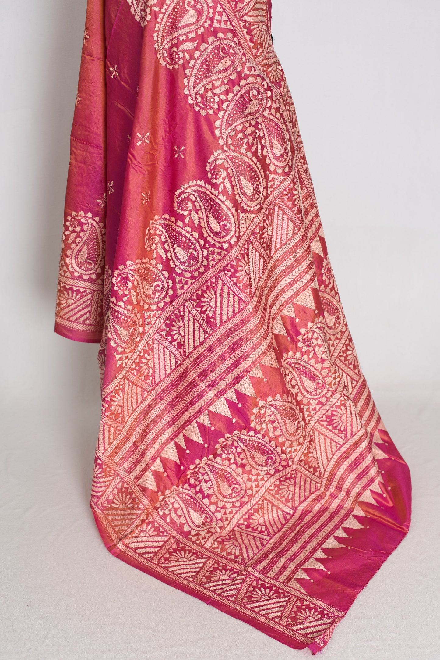 Mitra : Coral Pink Hand Embroidered Kantha Stitch Pure Bangalore Silk Saree image 3