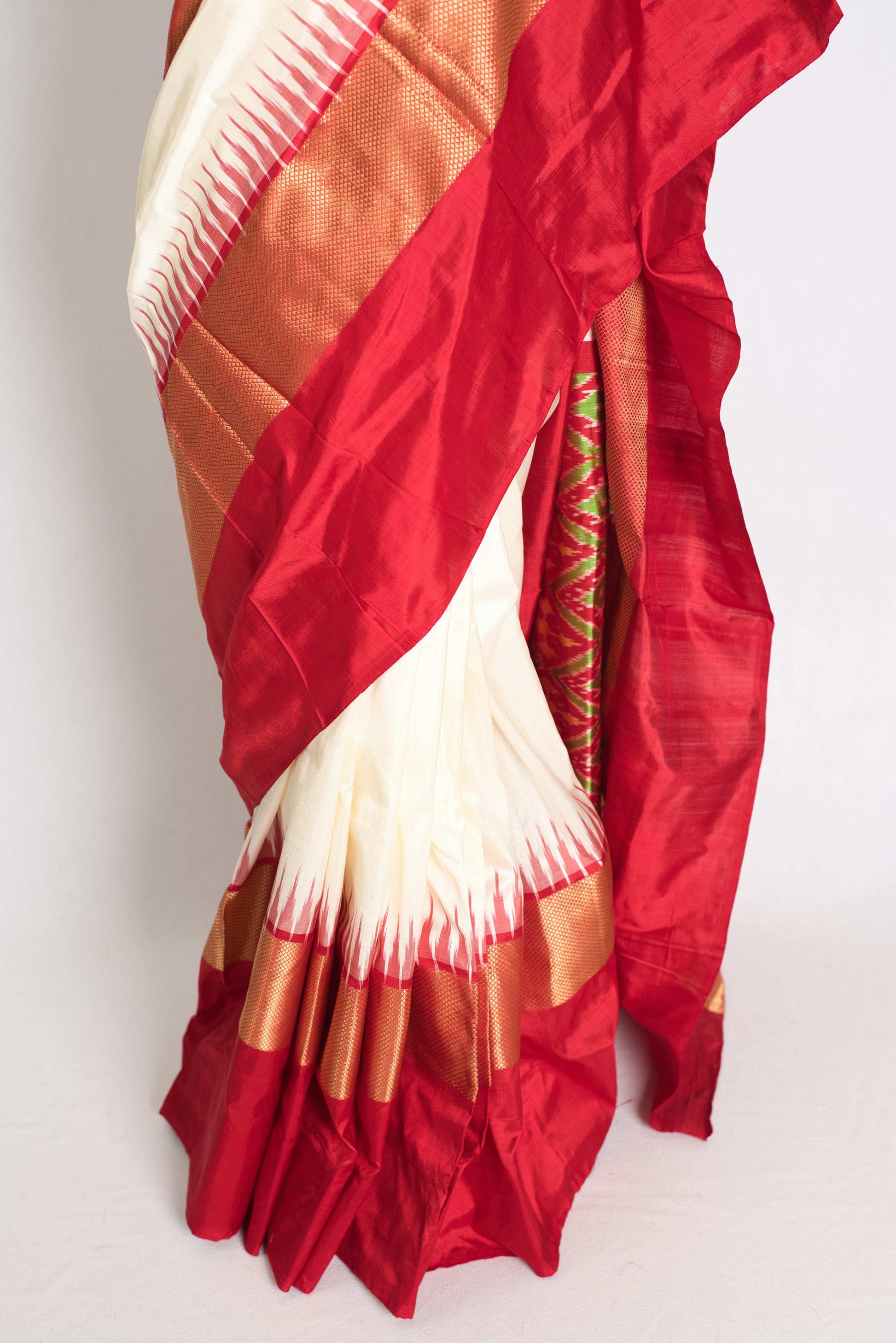 Dyuti : Silk Mark Certified Double Weaving Patola Ikkat Saree in Cream and Red image 5