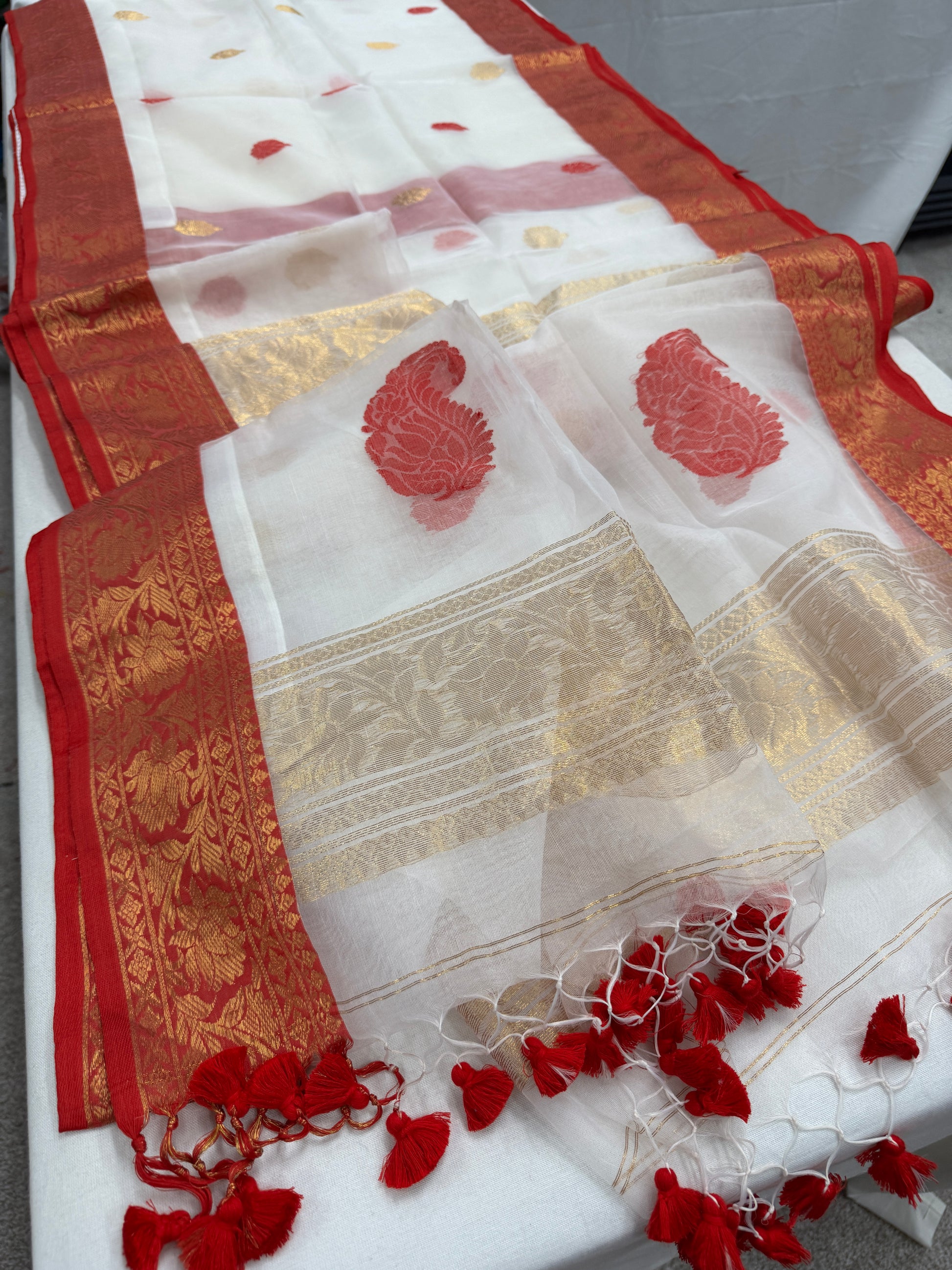 Saraswati : White and Red Semi Muslin Banarasi Saree image 2