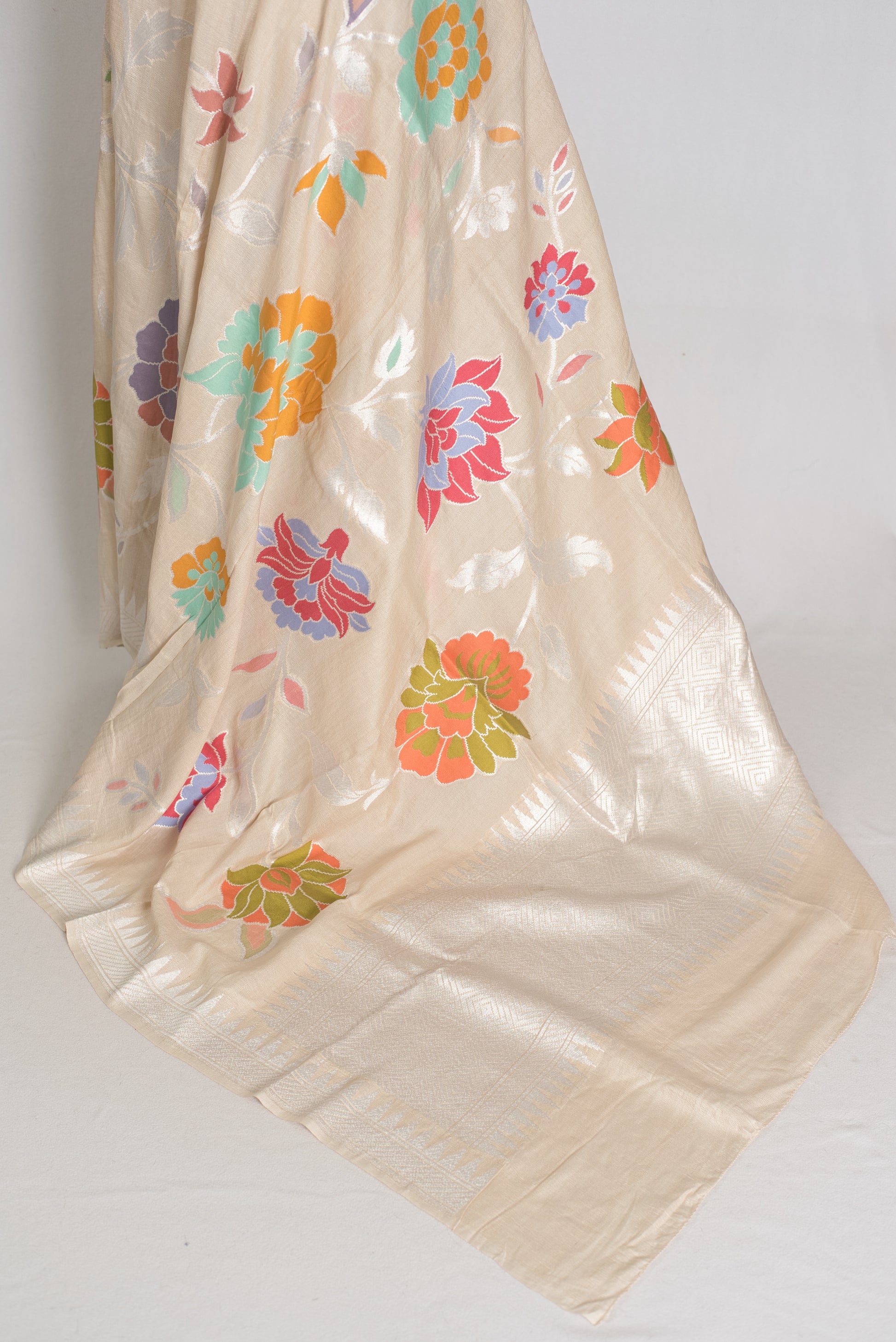 Naaz : Beige Tussar Georgette Banarasi Saree with 38 Size Stitched Blouse image 4