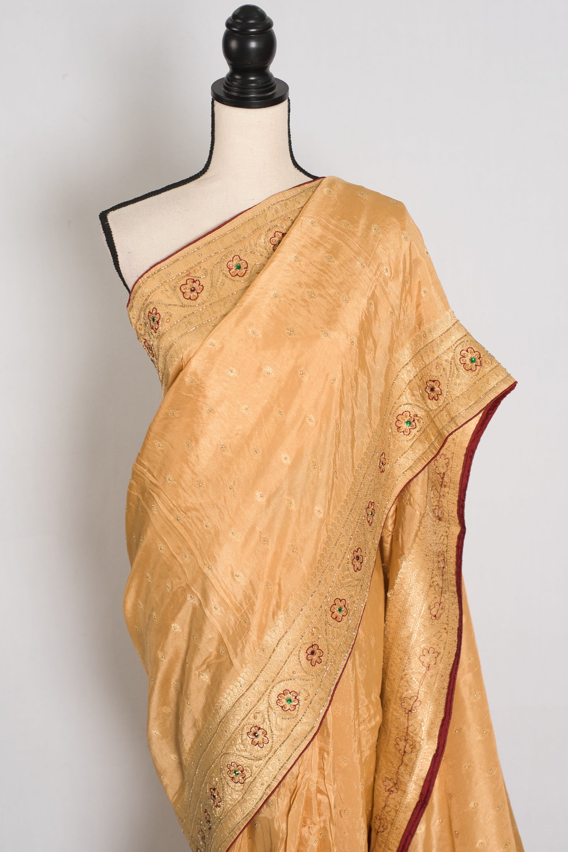 Benu : Beige and Gold Dola Silk Banarasi Saree with Hand-Embroidered Work image 5