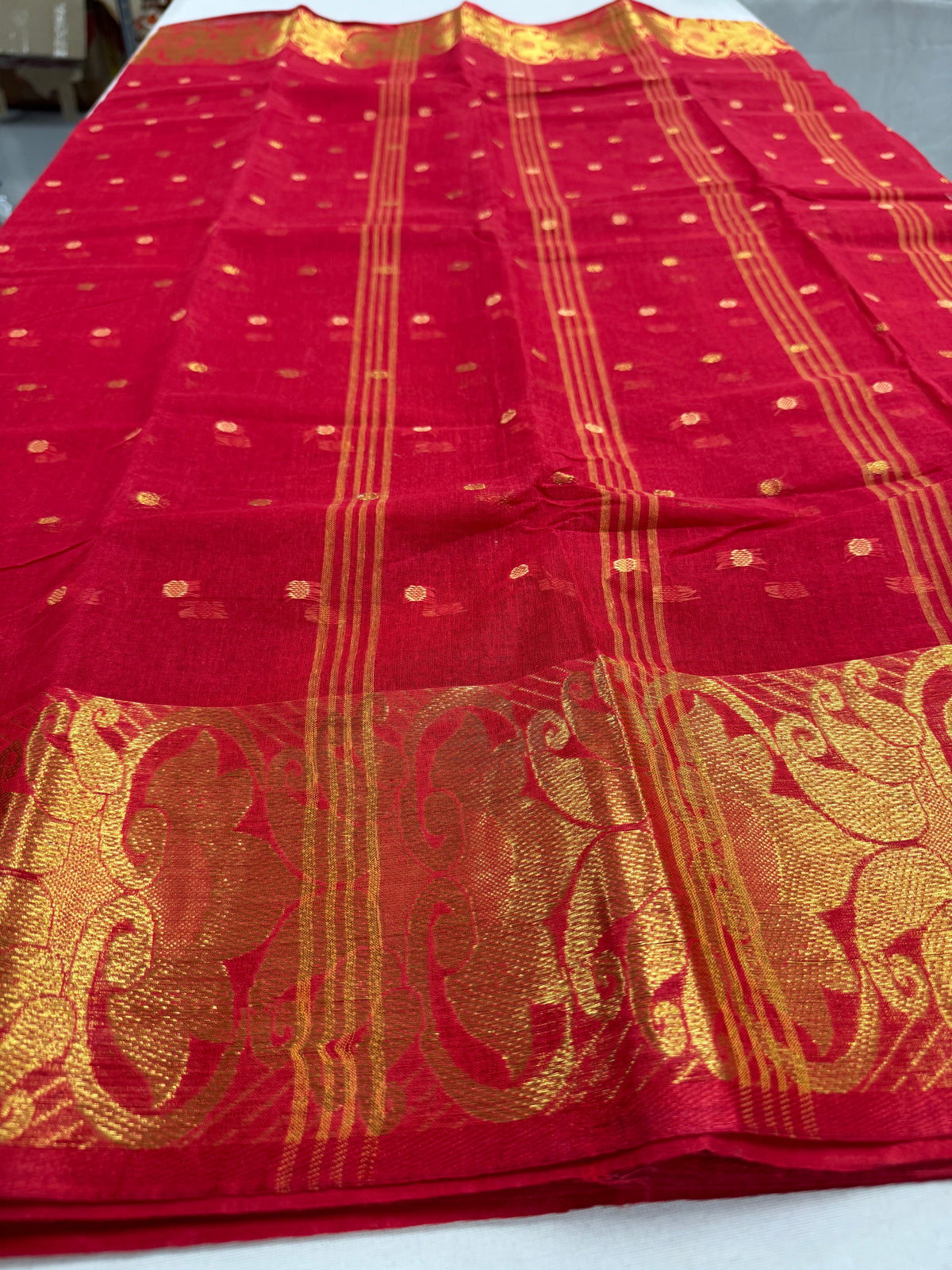 Crimson Red and Gold Tant saree — border detail