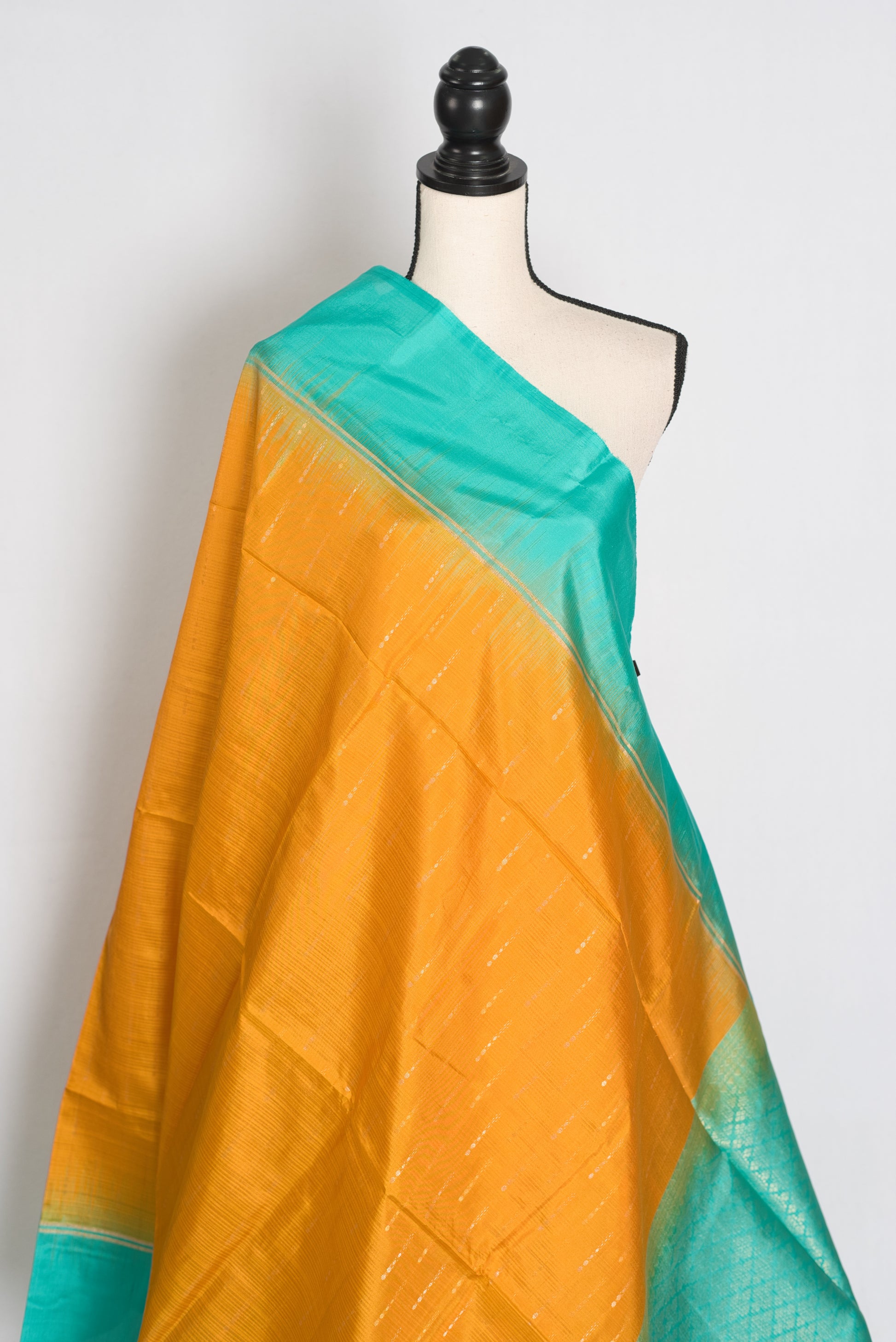 Kalyani Yellow and Sea Green Lightweight Kanjivaram Silk Saree image 3