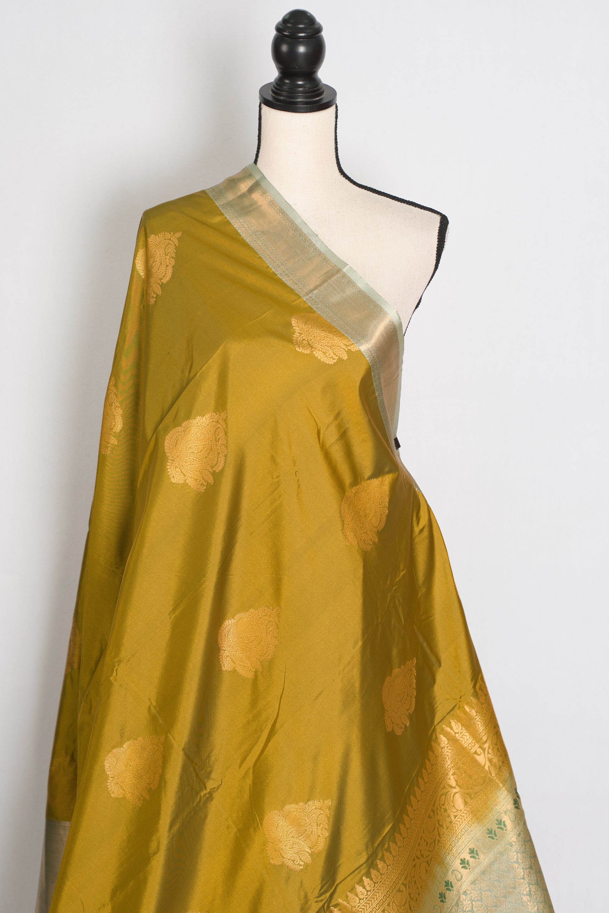 Harini – Olive Green Semi Silk Kanjivaram Saree with Sage Green Wide Border image 3