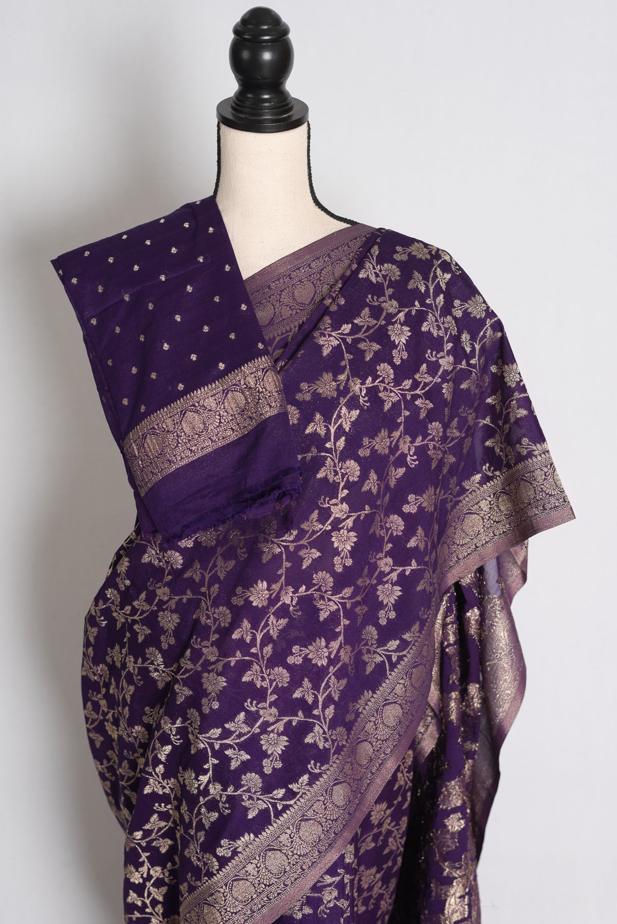 Afrin: Purple and Gold Semi Georgette Jaal Banarasi Saree image 2