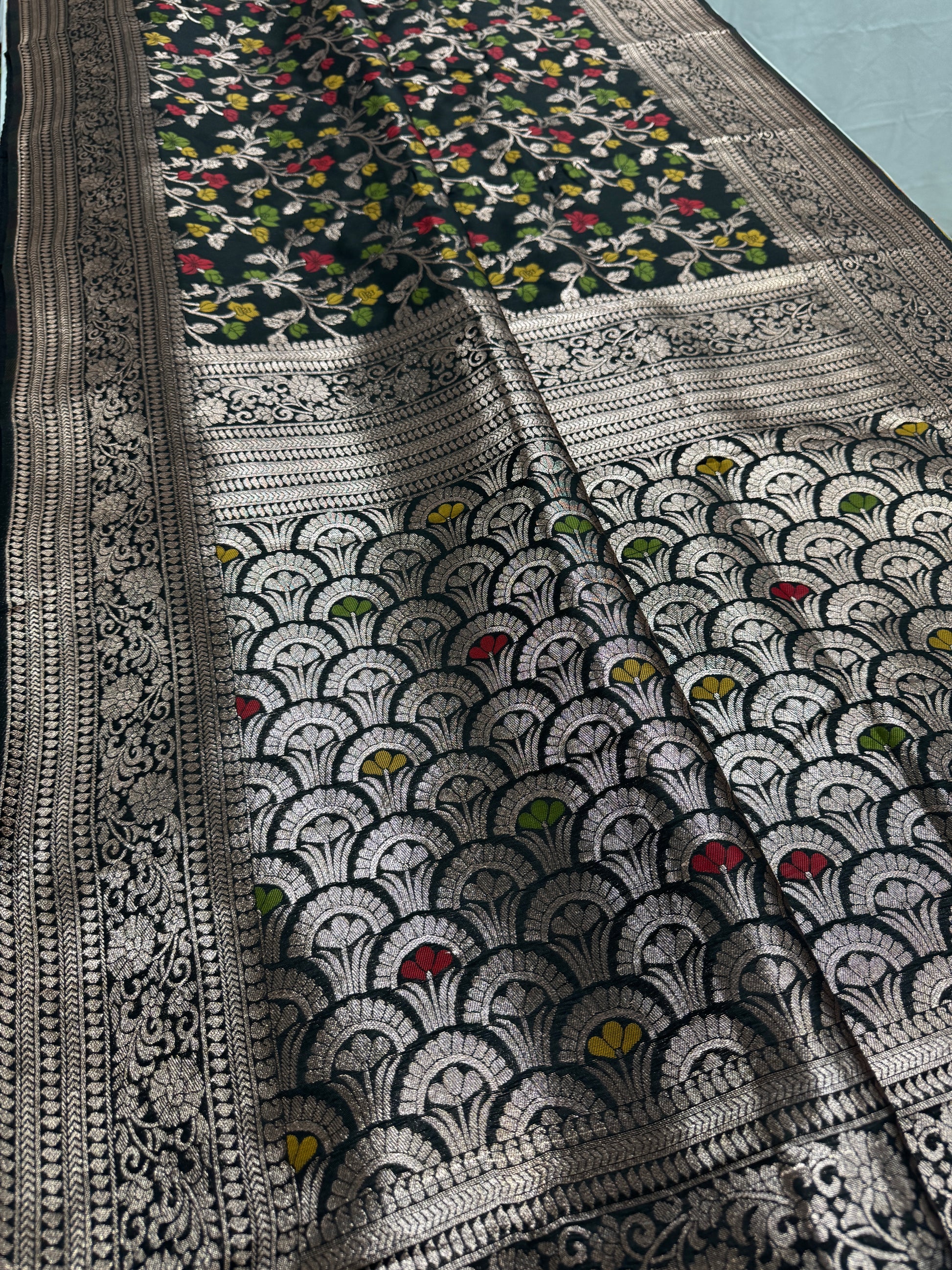 Krishna : Budget Friendly Black Jaal Banarasi Saree in Blended Silk image 3
