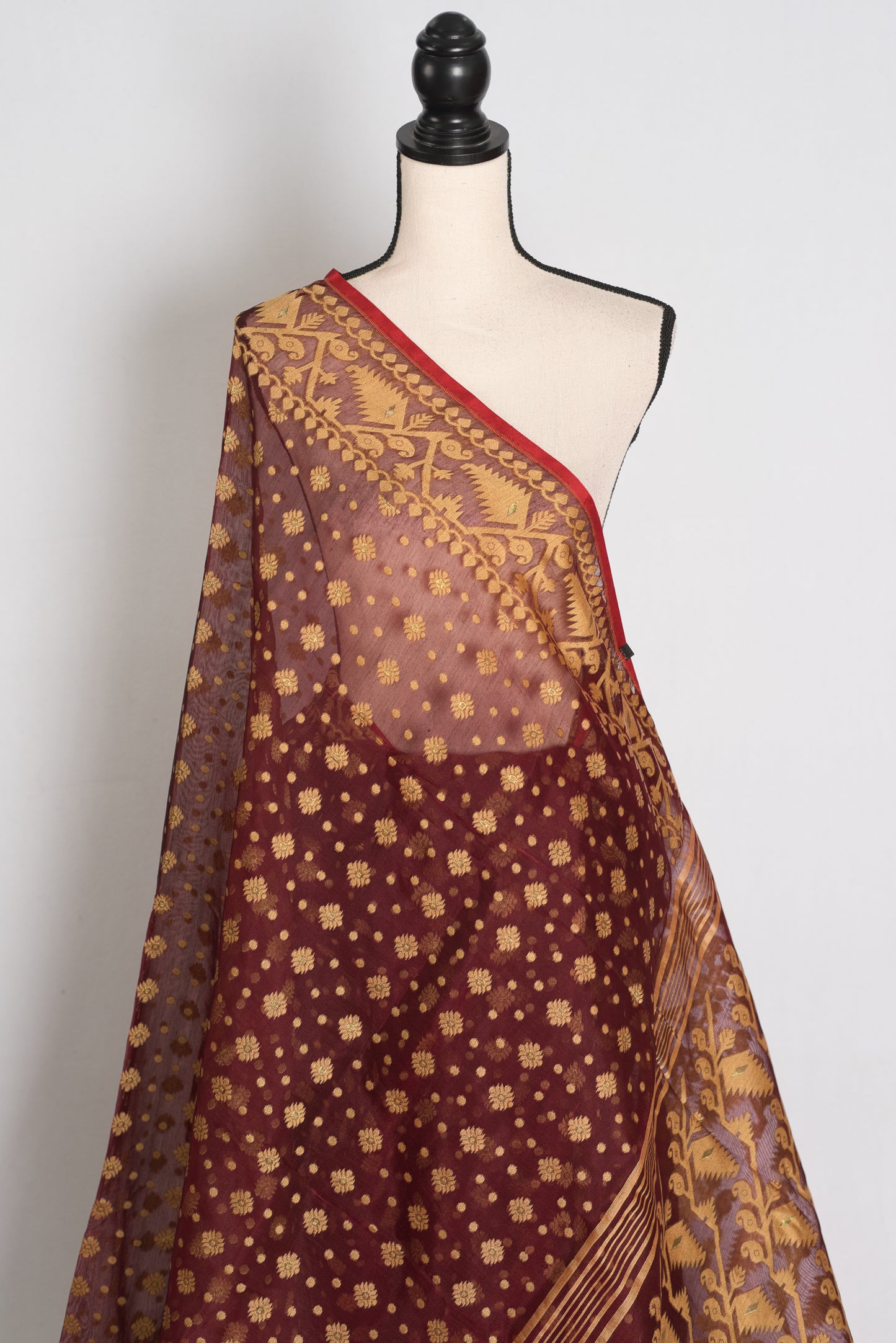 Gayetri : Maroon and Beige Soft Blended Cotton Jamdani Saree with Red Salvage image 4