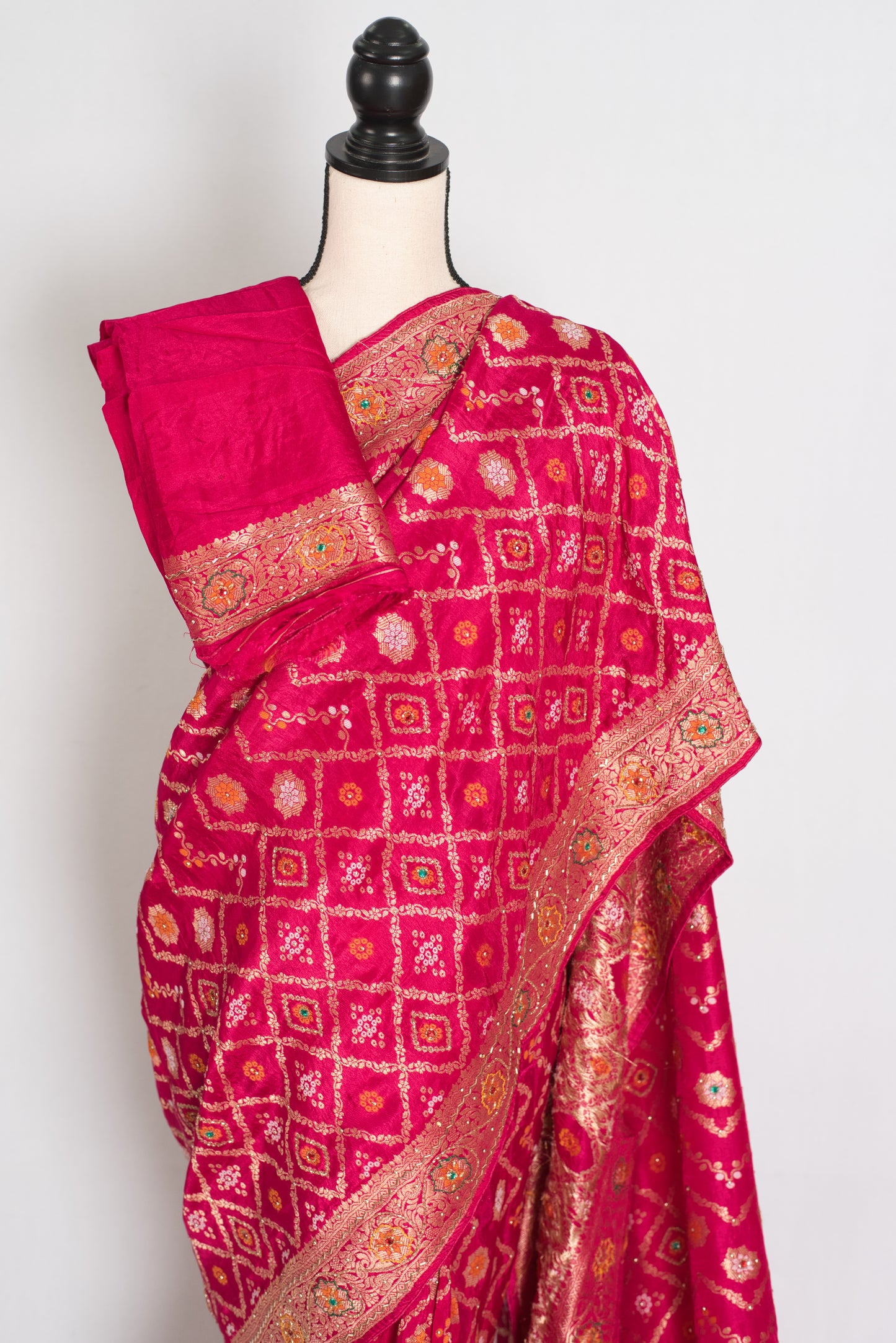 Liza | Dark Pink Hand Embroidery Soft Dola Silk Banarasi Saree image 2