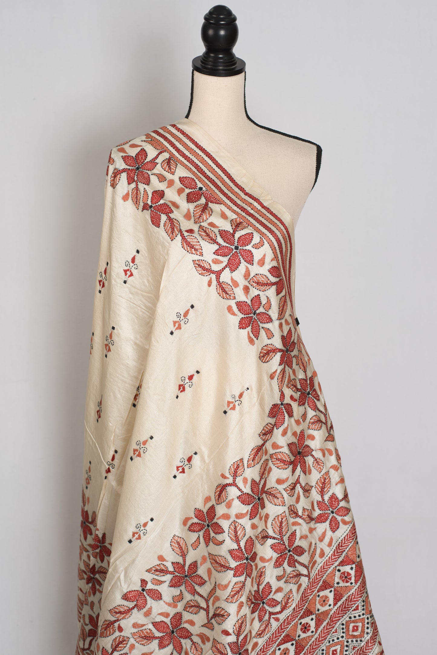 Nina : Cream and Brown Hand Embroidered Kantha Stitch Pure Bangalore Silk Saree image 5