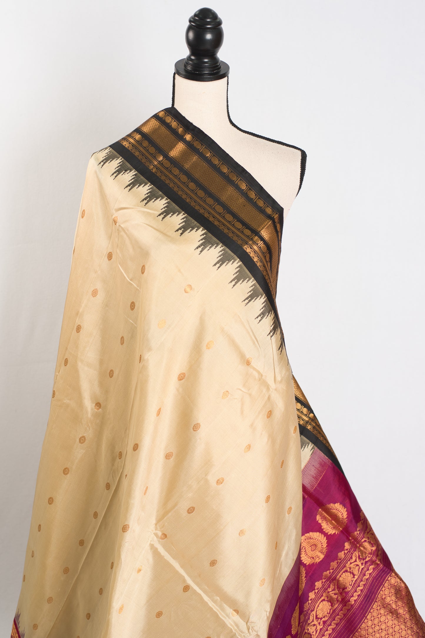 Meera : Ganga Jamuna Border Gadwal Silk Saree in Beige with Purple and Black image 4