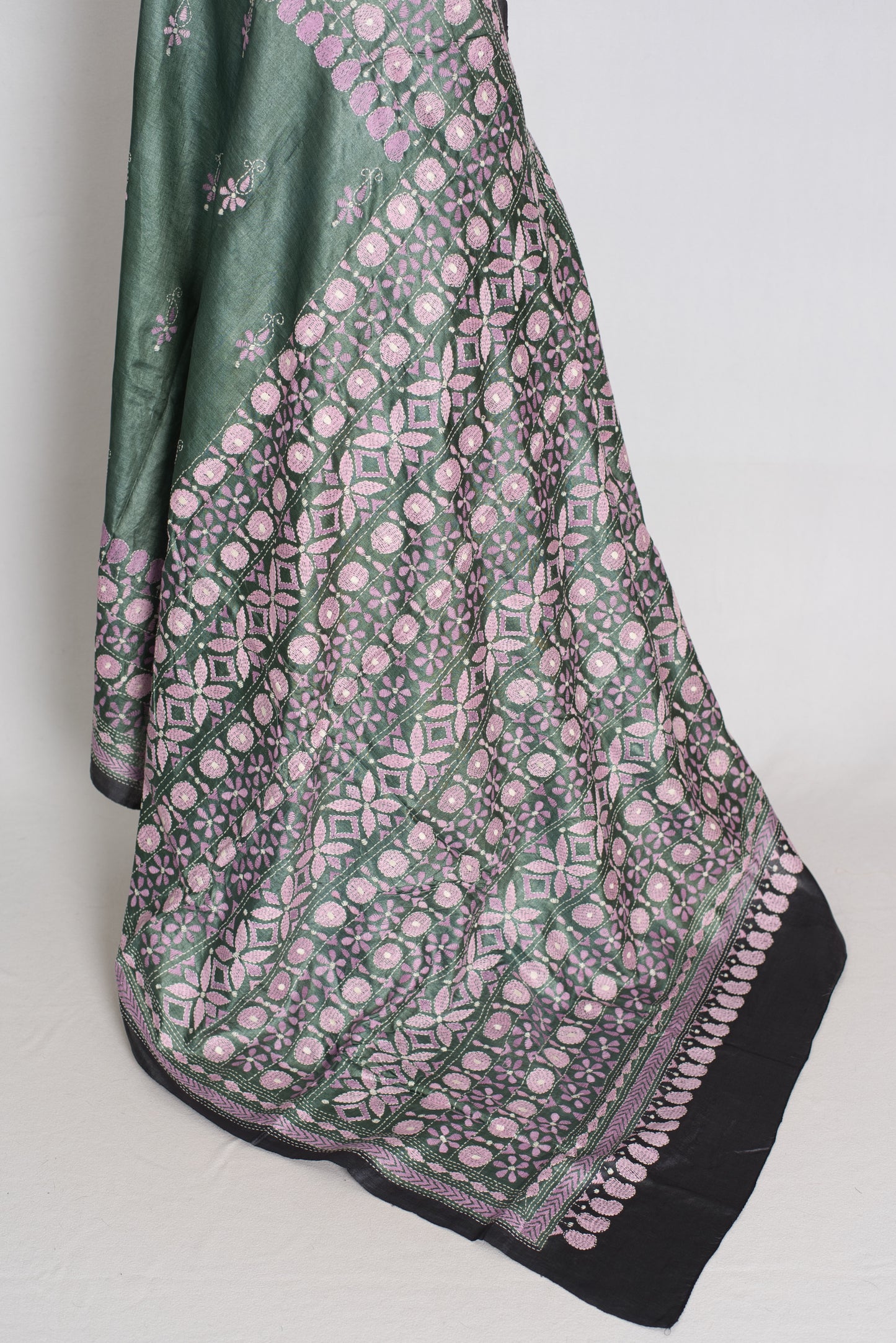 Sandhya : Green and Black Hand Embroidered Kantha Stitch Pure Tussar Silk Saree image 3