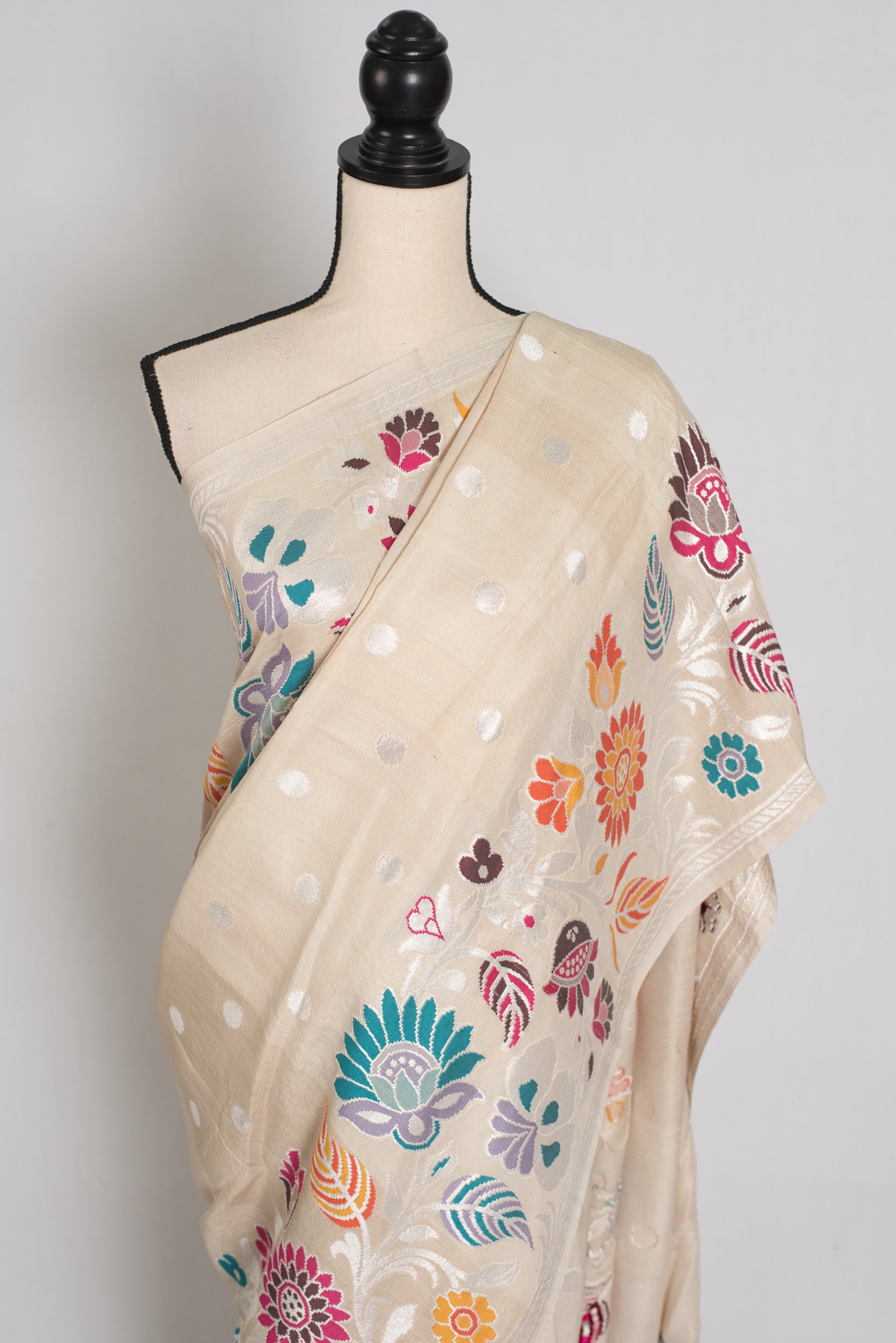 Afrin : Beige Tussar Georgette Banarasi Saree with Paithani Minakari Border image 6