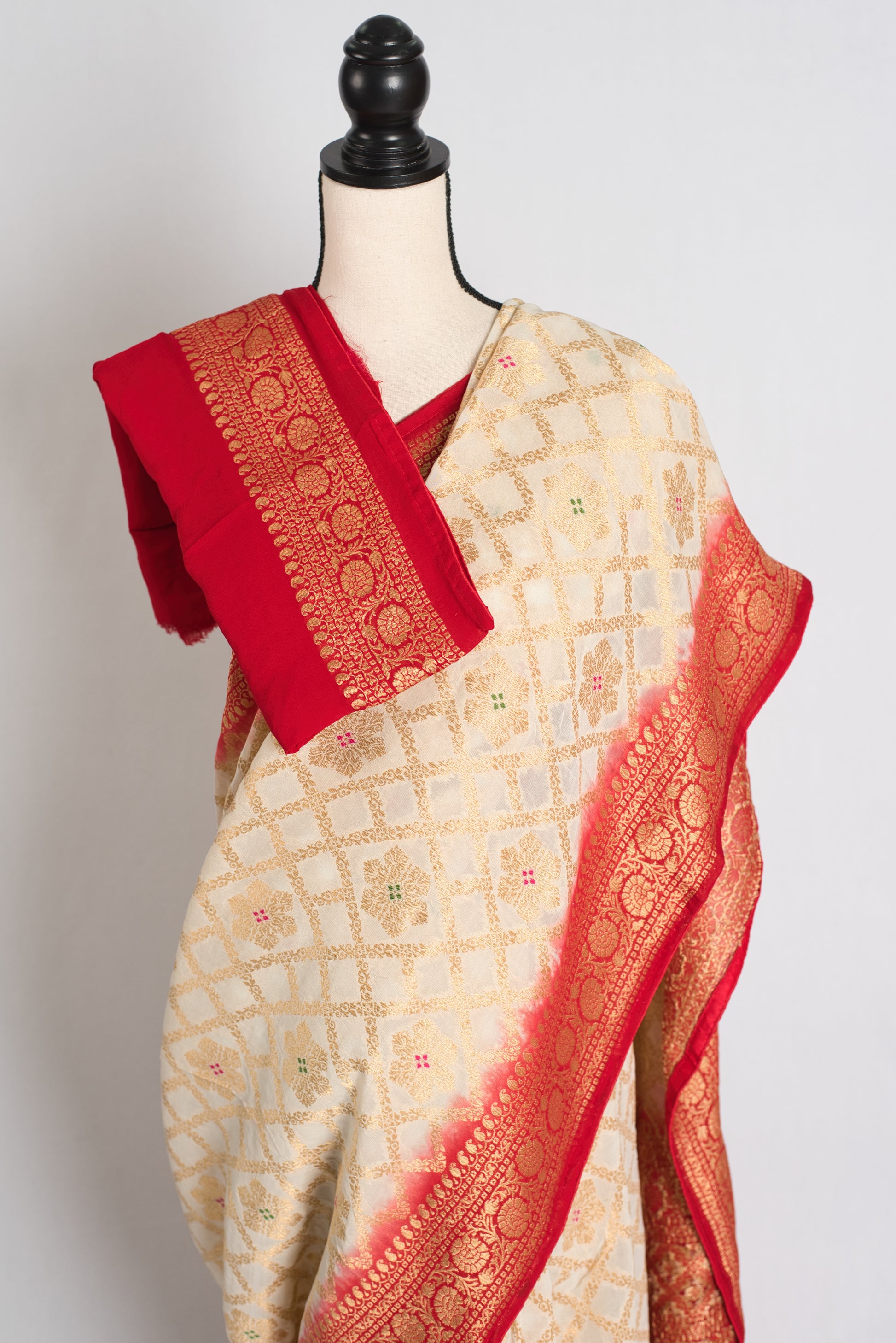 Anuya : White and Red Crepe Georgette Banarasi Saree image 2