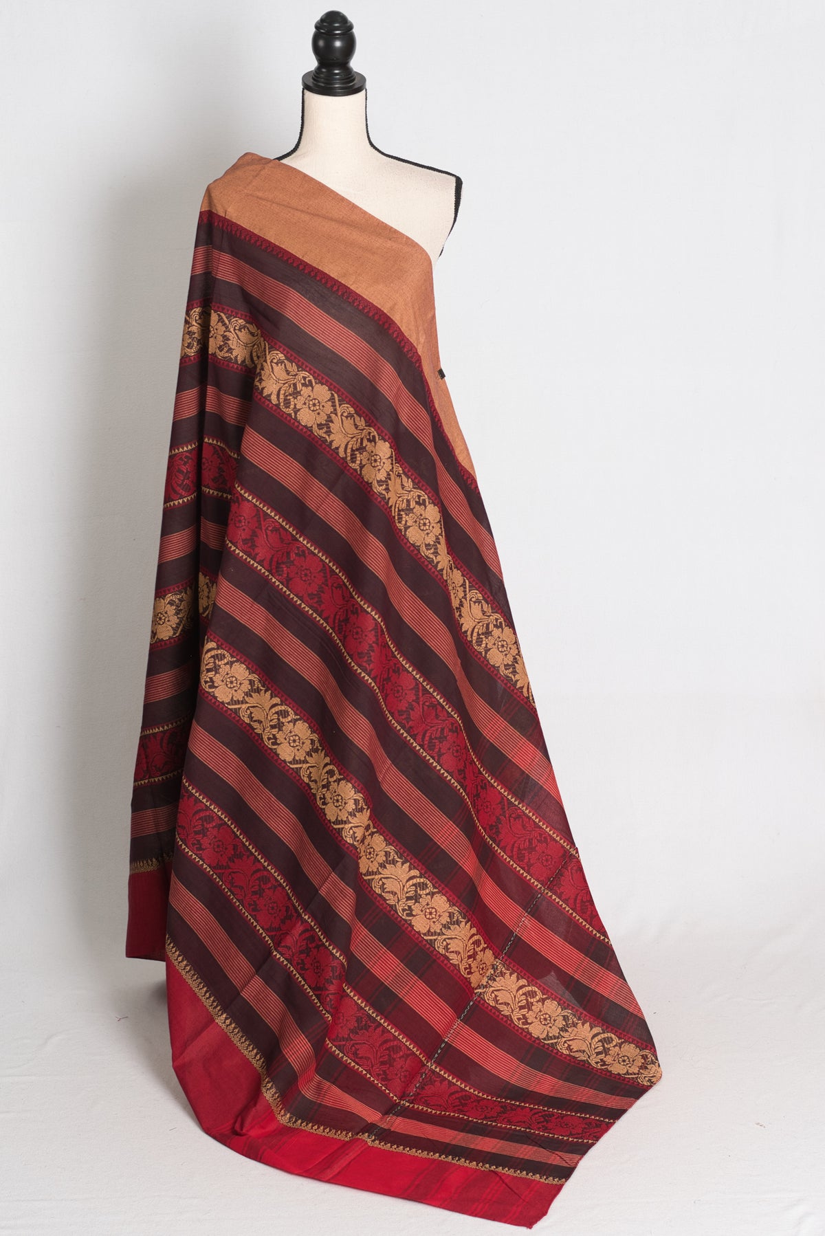 Maroon Dhaniakhali saree — front view