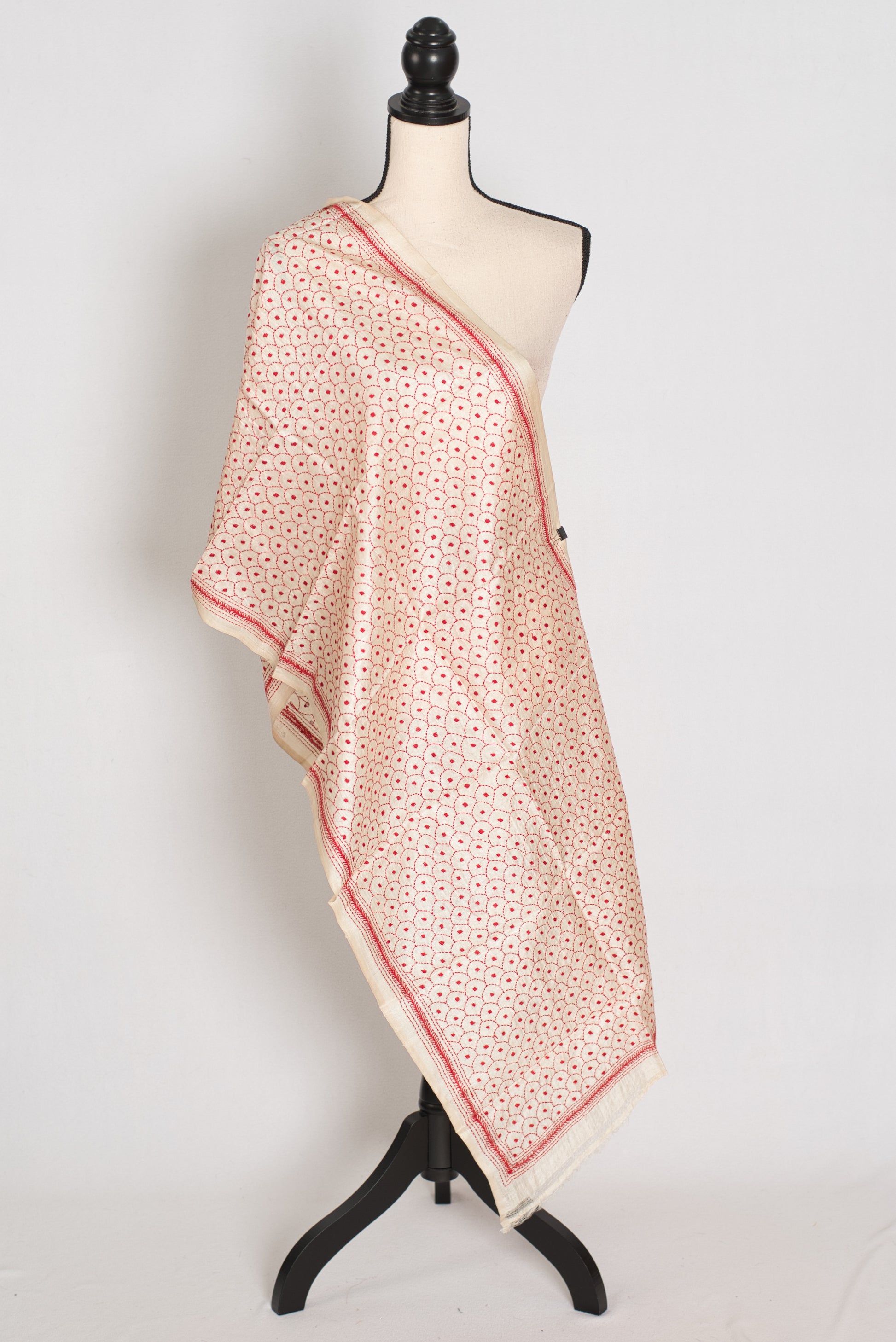 Dhriti | Hand Embroidered Kantha Pure Tussar Silk Stole in Beige & Red image 2