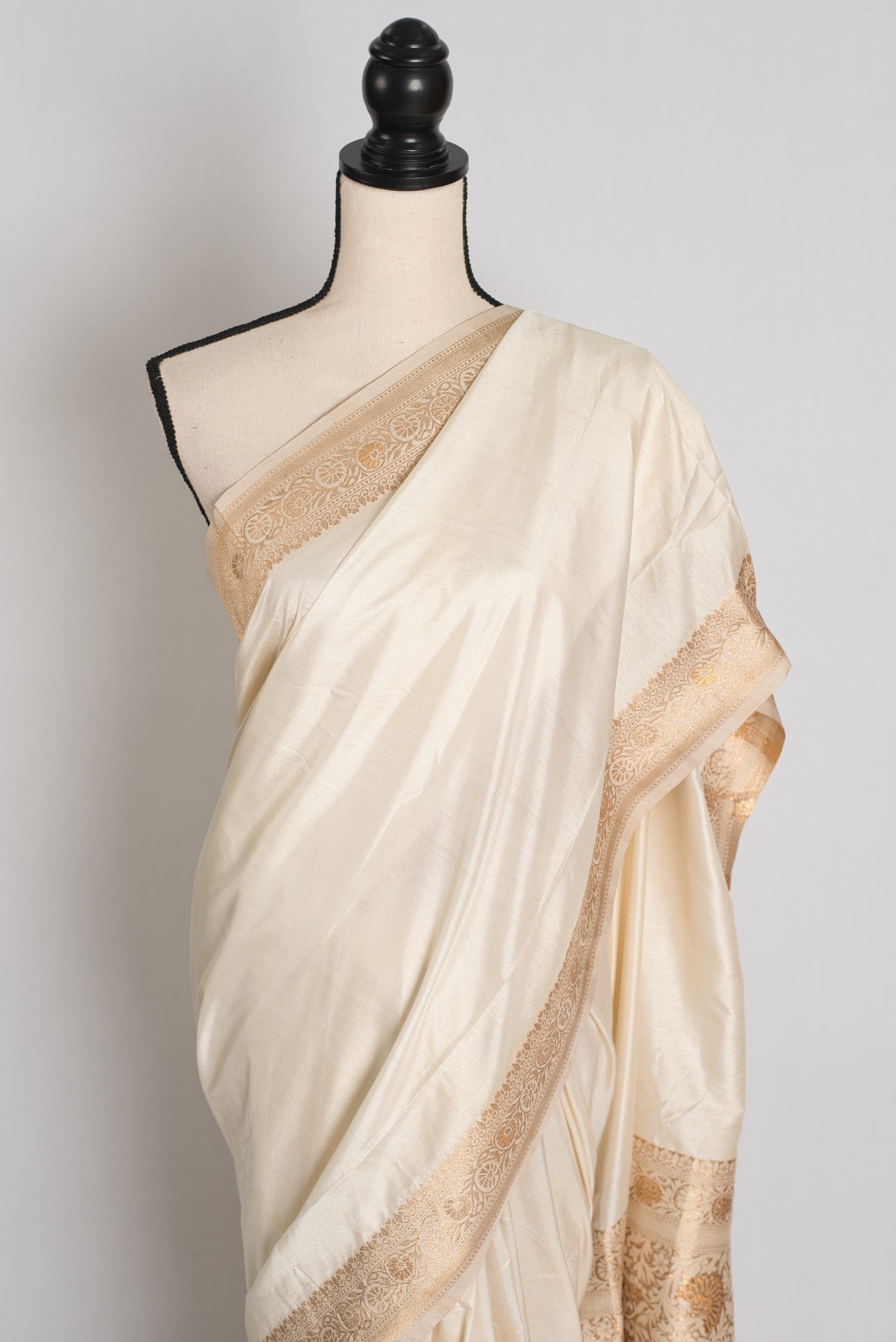 Snigdha : Budget Friendly Blended Valkalam Banarasi Saree in Cream and Gold image 5
