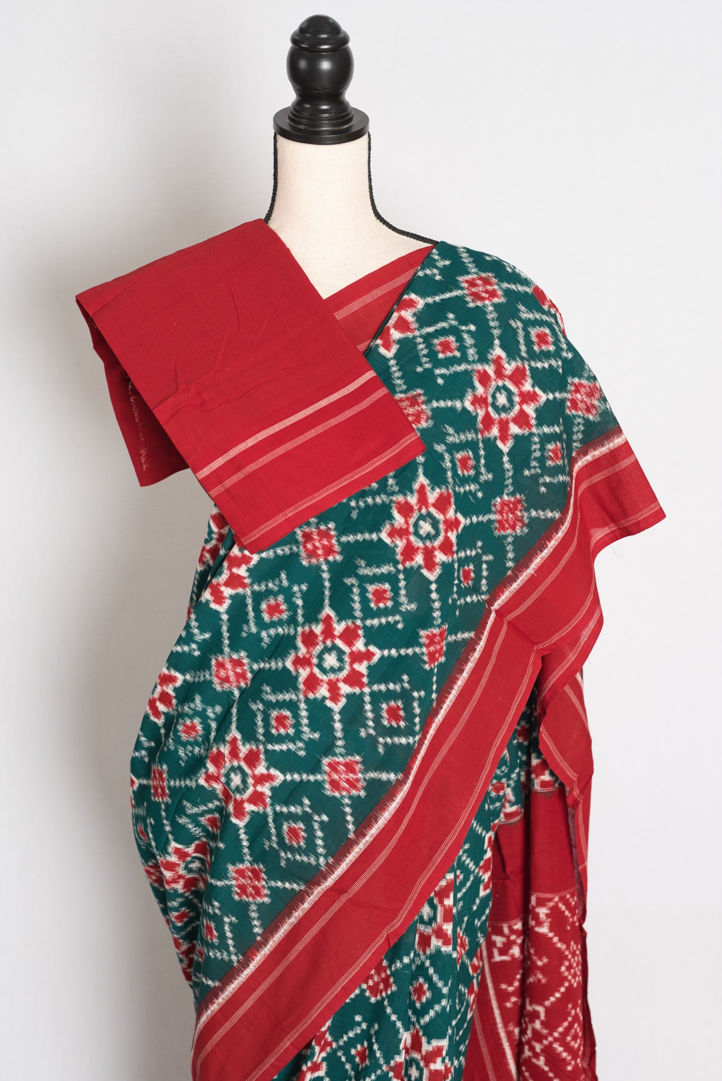 Jui : Bottle Green & Red Telia Rumal Pochampally Double Ikat Pure Cotton Saree image 2