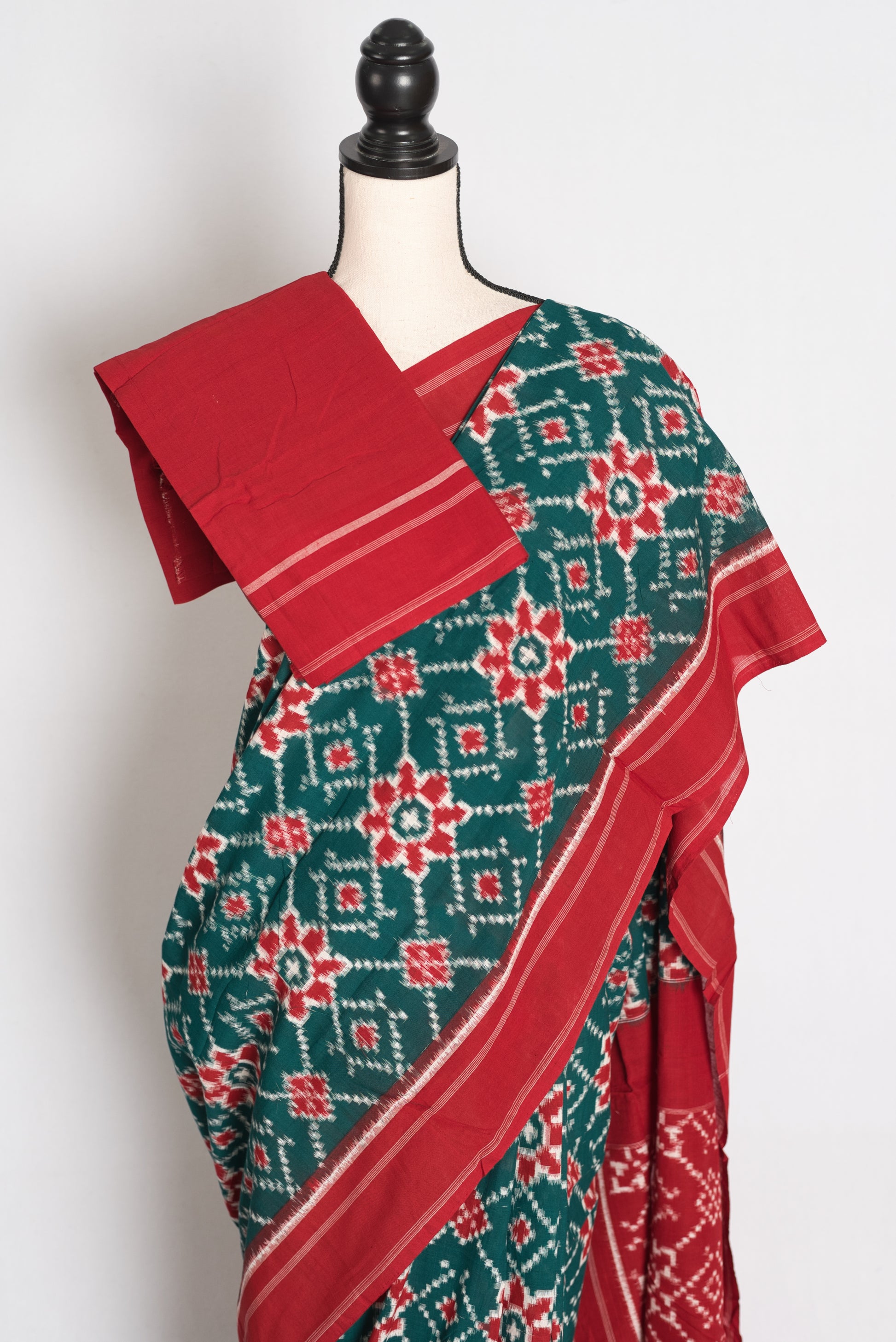 Jui : Bottle Green & Red Telia Rumal Pochampally Double Ikat Pure Cotton Saree image 2