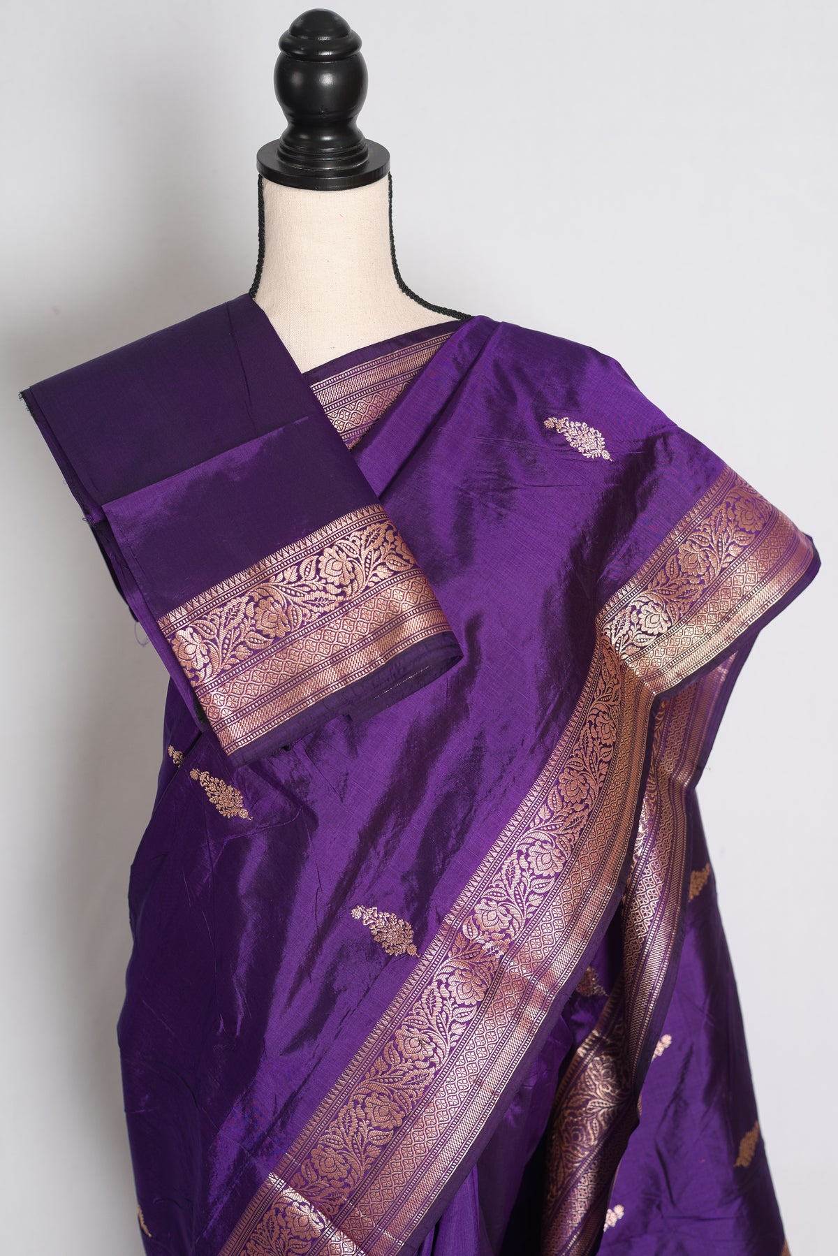 Uma: Purple and Gold Lightweight Katan Banarasi Silk Saree with Blouse Piece image 2