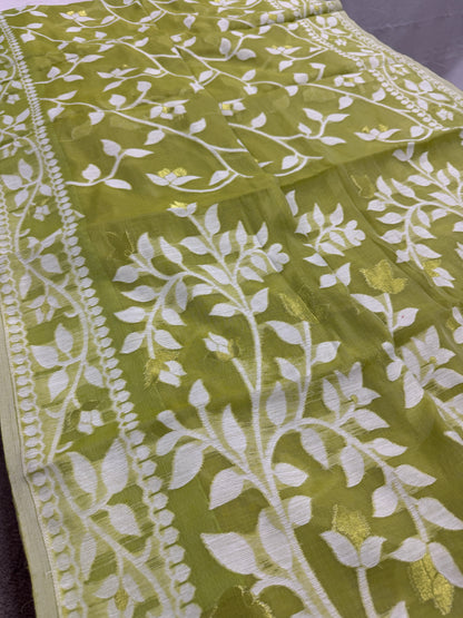 Leela : Lime Green and White Blended Soft Cotton Jamdani Saree image 4