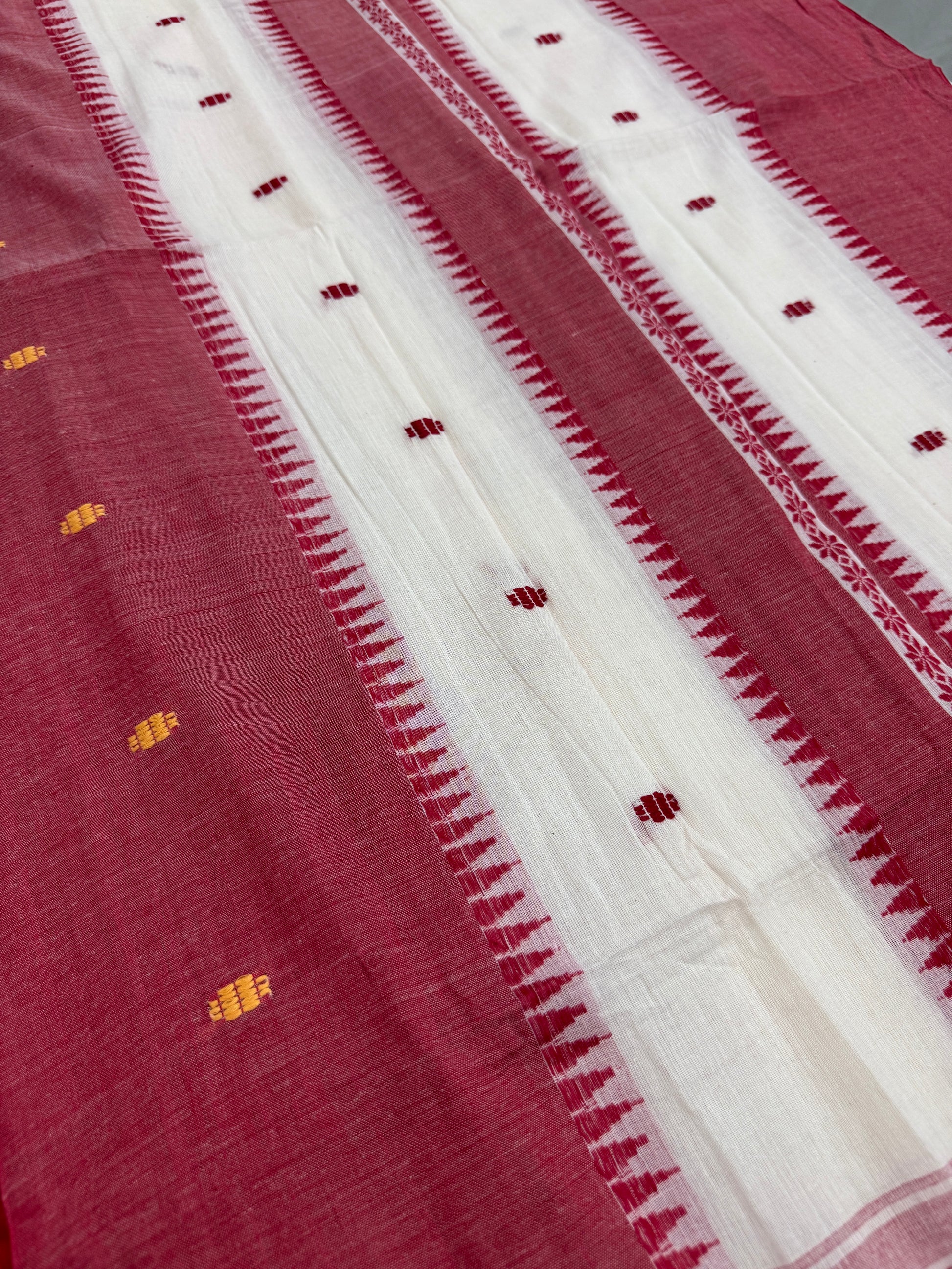 Sohini : White and Red Horizontal Stripes Dhaniakhali Soft Cotton Saree image 4