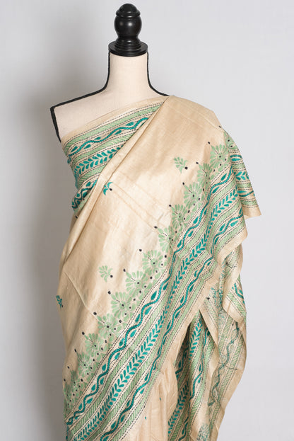 Ishq: Beige Hand-Embroidered Kantha Stitch Silk Mark Certified Tussar Silk Saree image 6