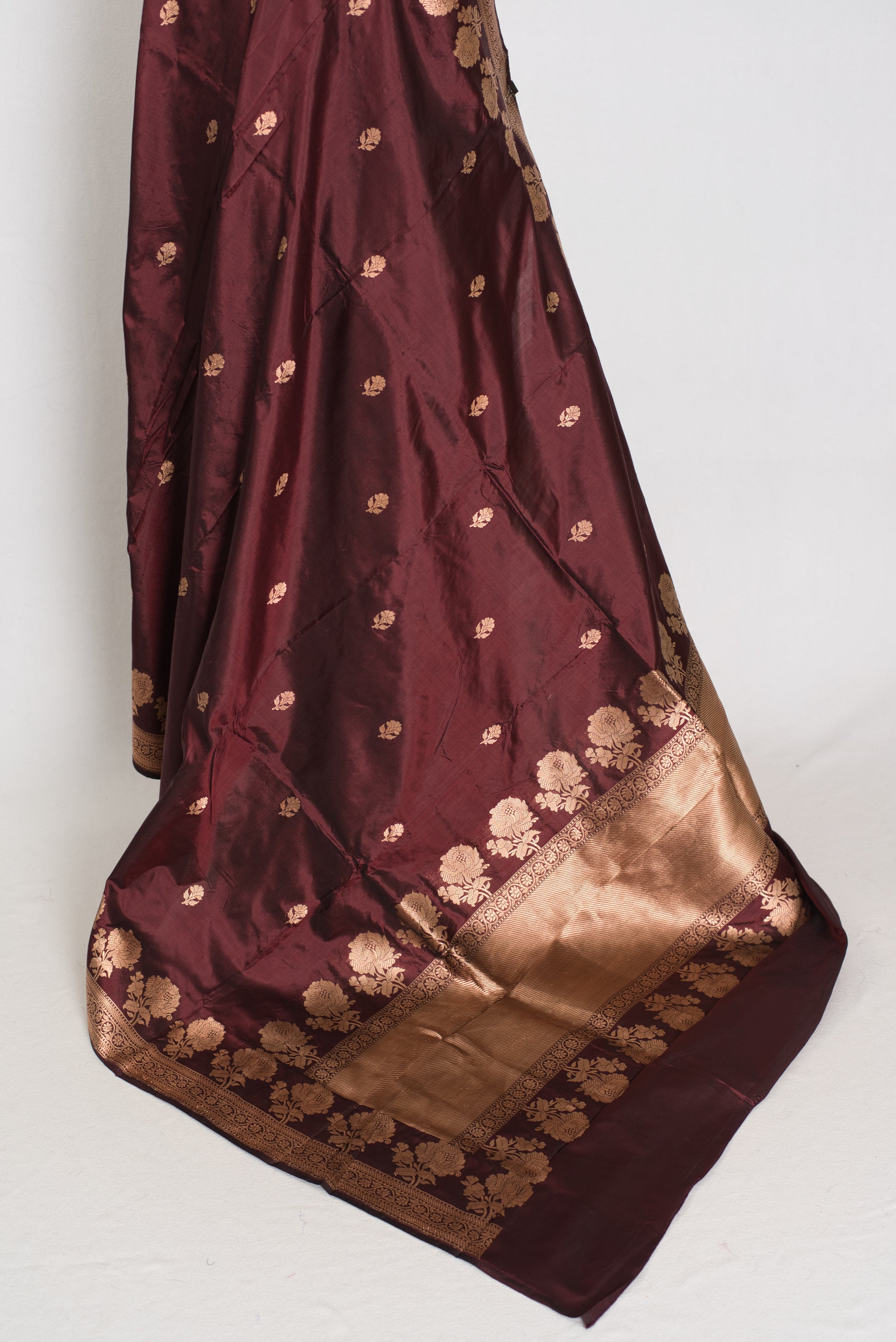 Rosa | Coffee Brown Pure Silk Banarasi Saree | Handwoven Gold Zari Rose Motifs image 3