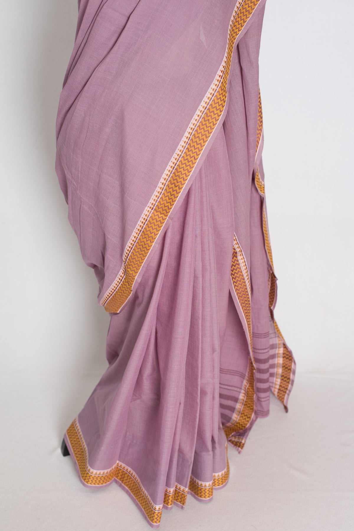 Mauve Dhaniakhali saree — pallu view