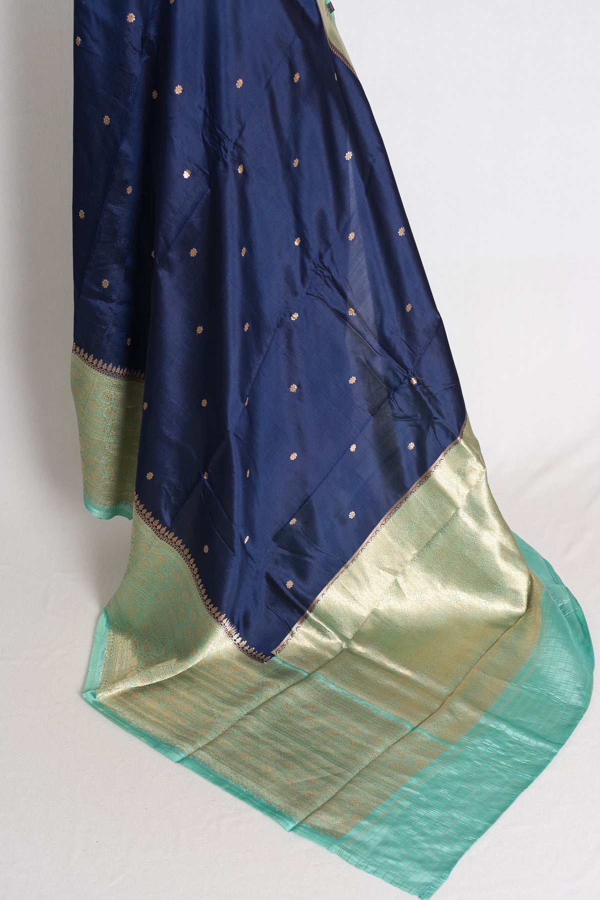 Nadia: Midnight Blue and Sea Green Wide Border Mango Silk Banarasi Saree image 4