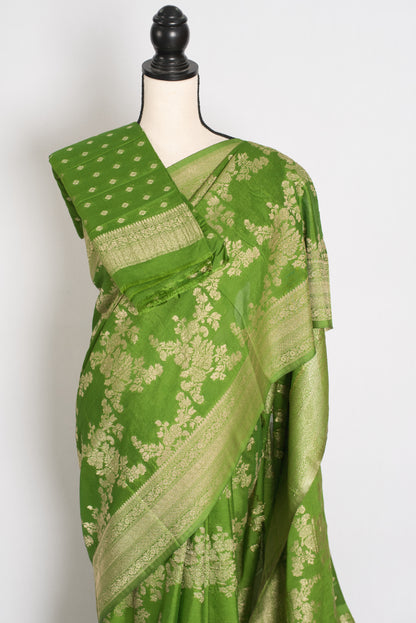 Rashmi:  Green & Gold Semi Crepe Georgette Banarasi Saree image 2