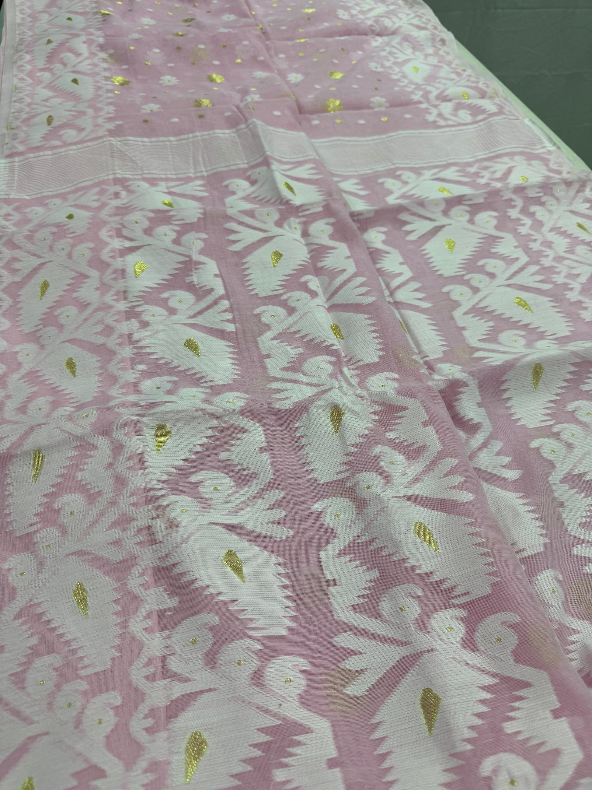 Sanchita : Baby Pink and Gold Blended Soft Cotton Jamdani Saree image 2
