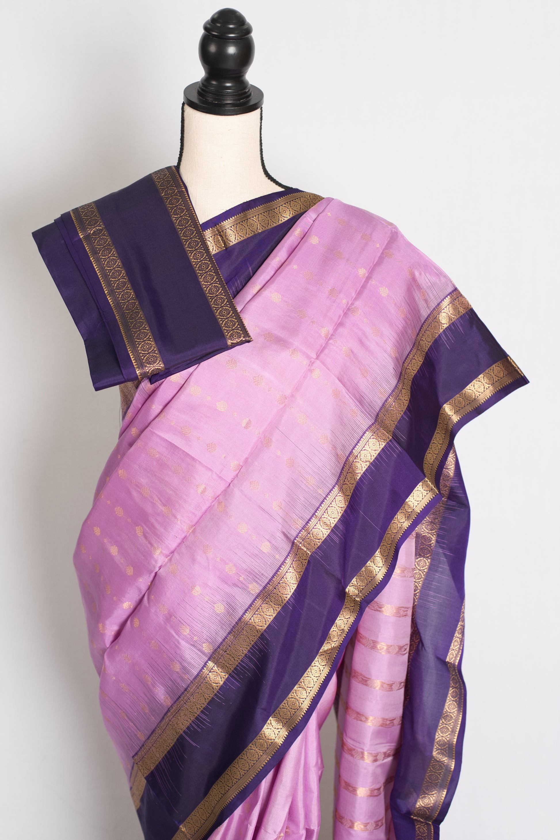 Brinda : Lavender and Purple Silk Mark Certified Kanchipuram Silk Saree image 2
