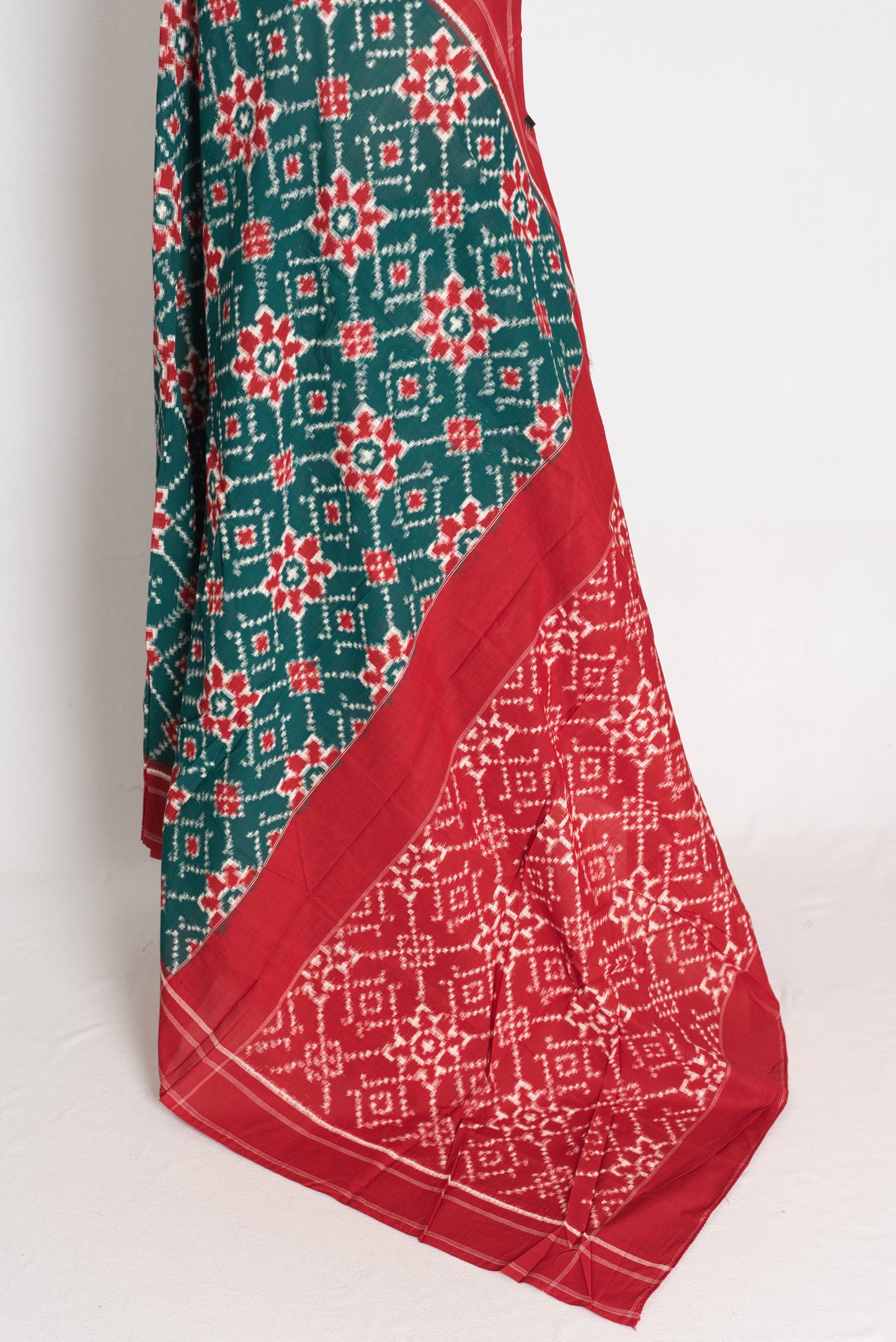 Jui : Bottle Green & Red Telia Rumal Pochampally Double Ikat Pure Cotton Saree image 3