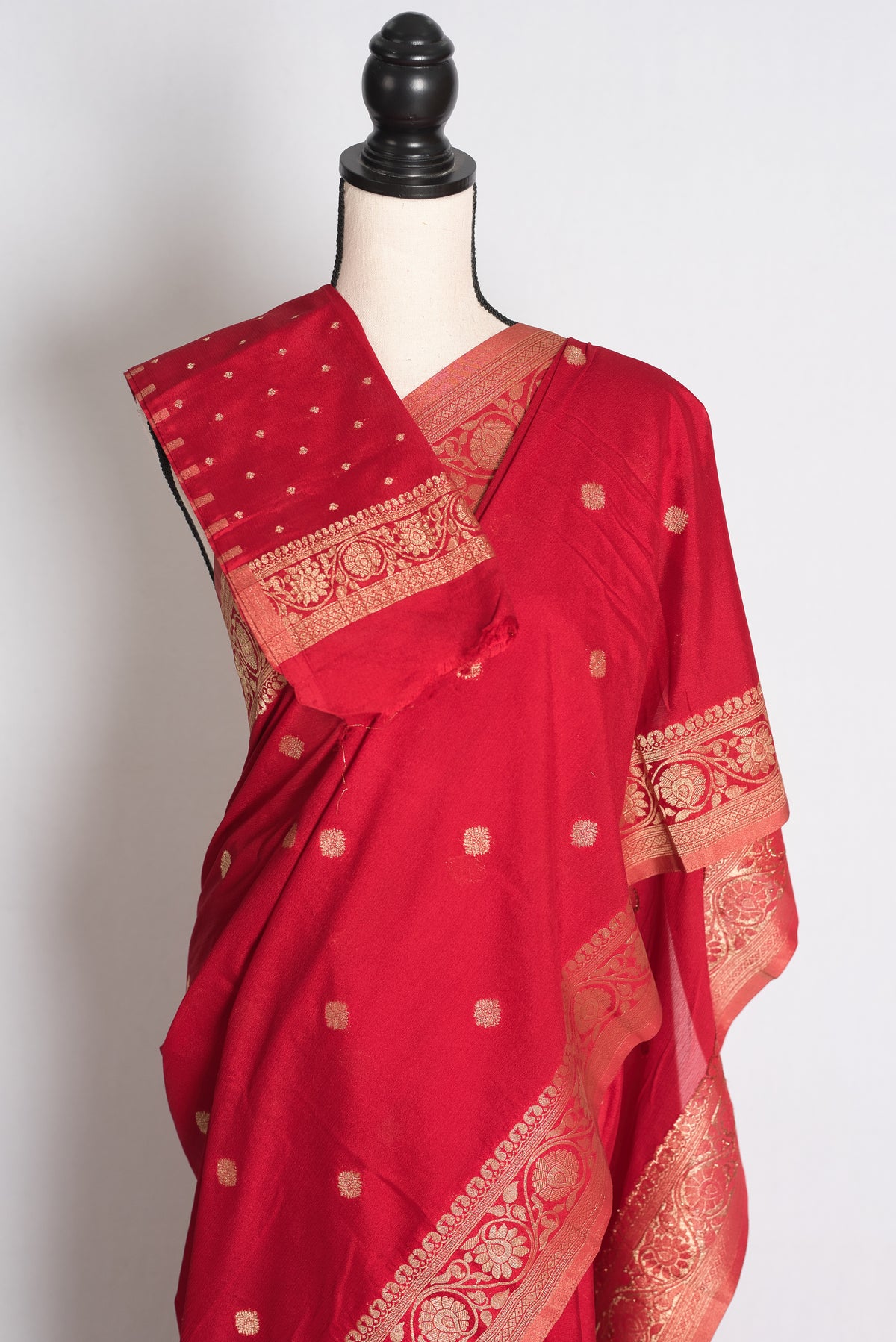 Rikta: Red and Gold Lightweight Semi Georgette Banarasi Saree image 2