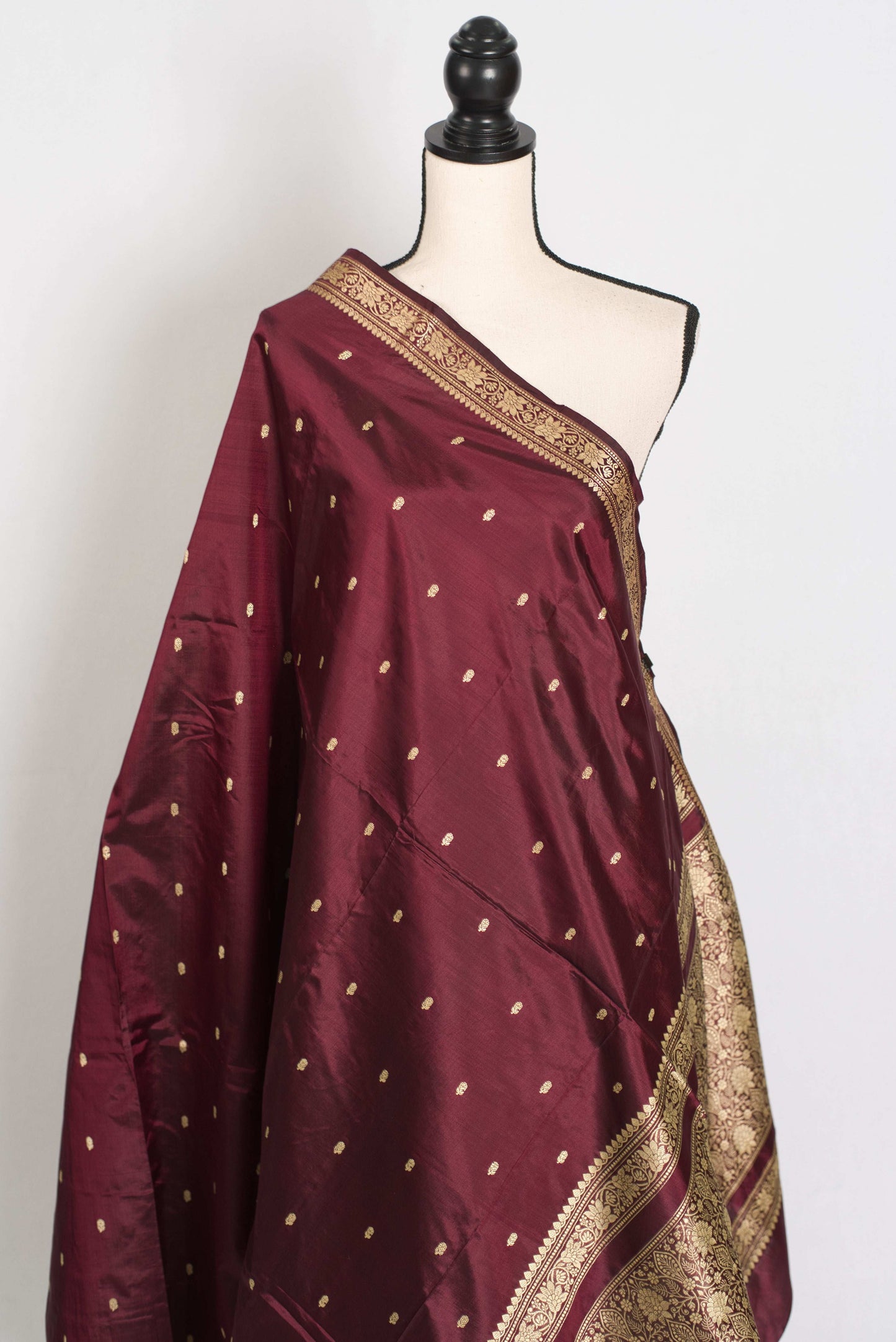 Noori : Certified Silk Burgundy Banarasi Katan Silk Saree with Resham Work image 4