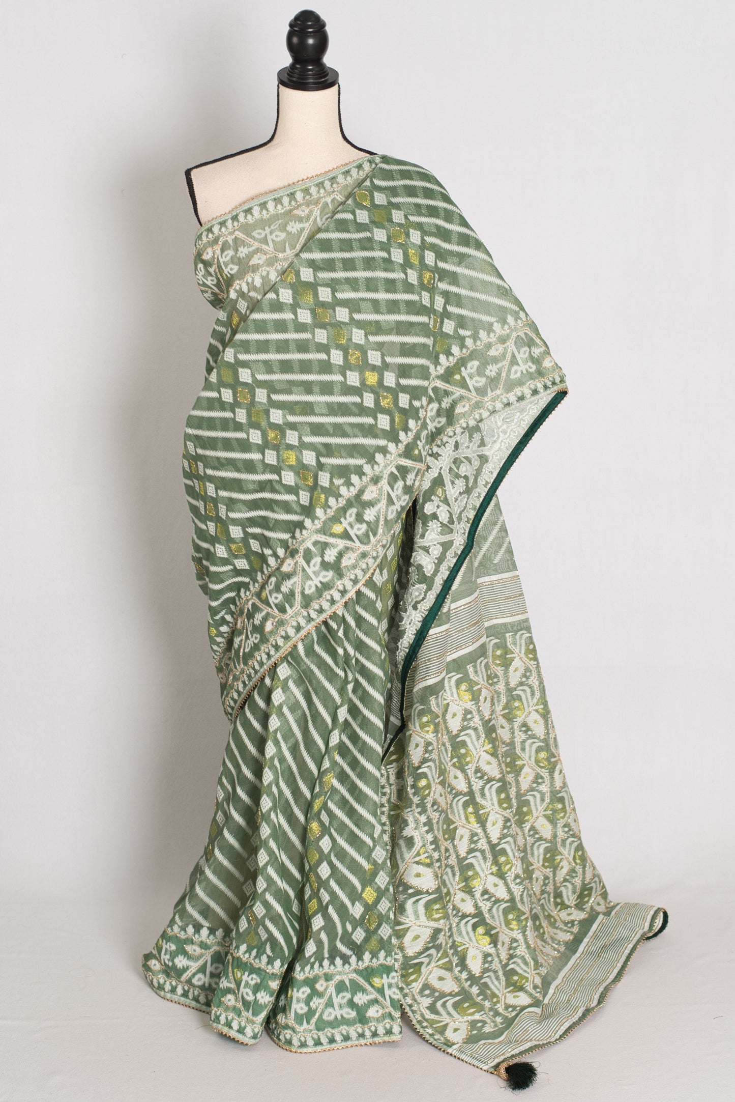 Heena – Soothing Green and White Blended Cotton Jamdani Saree image 0