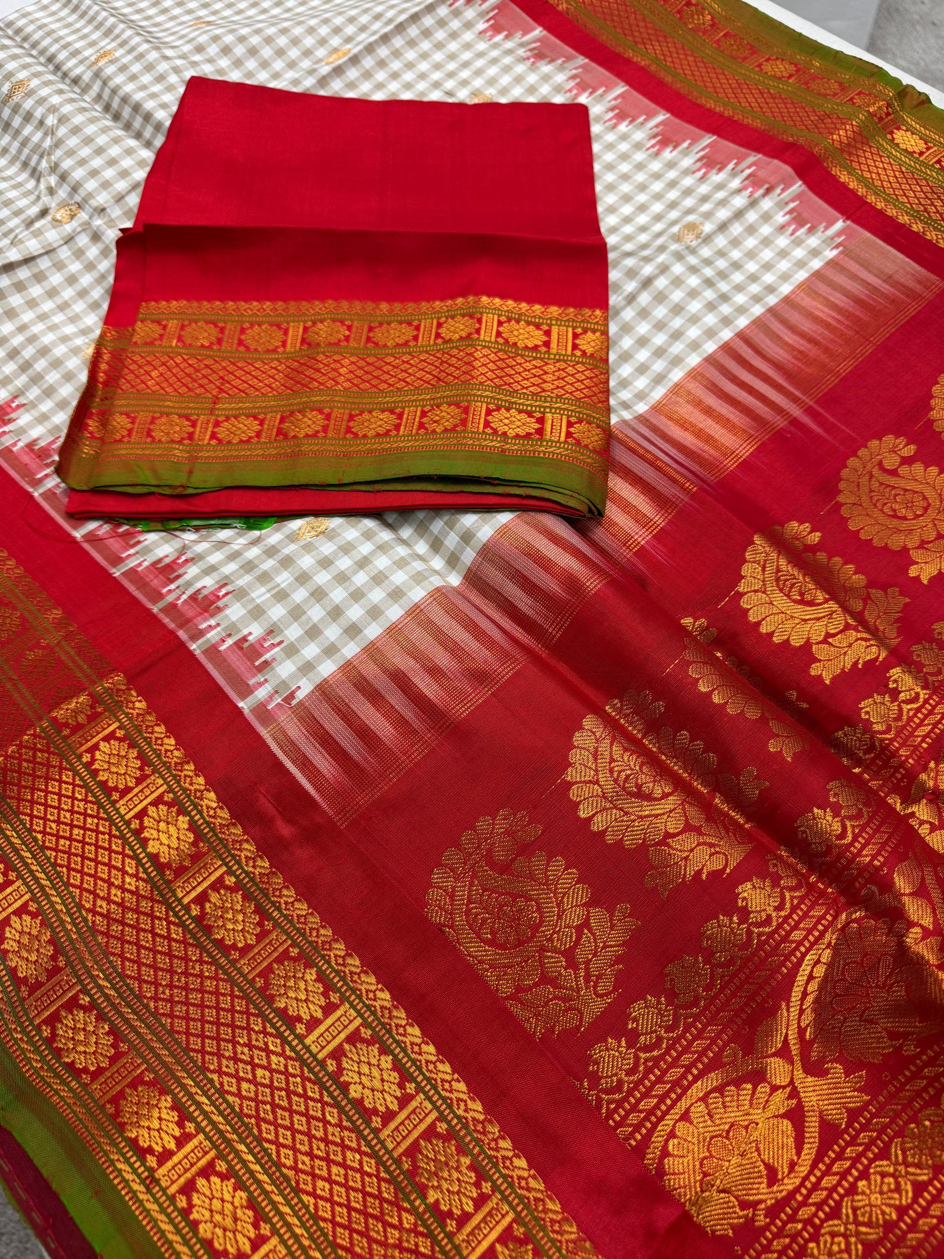 Kavya : Silk Mark Certified Micro Checks Kanji Gadwal Silk Saree image 2
