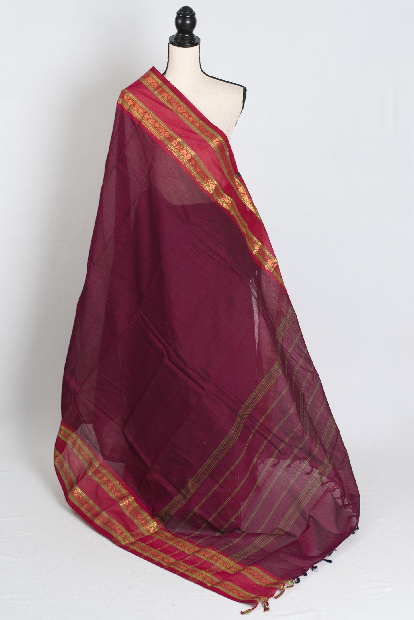 Kalyani : Handwoven Kanchi Cotton Saree in Maroonish Purple image 2