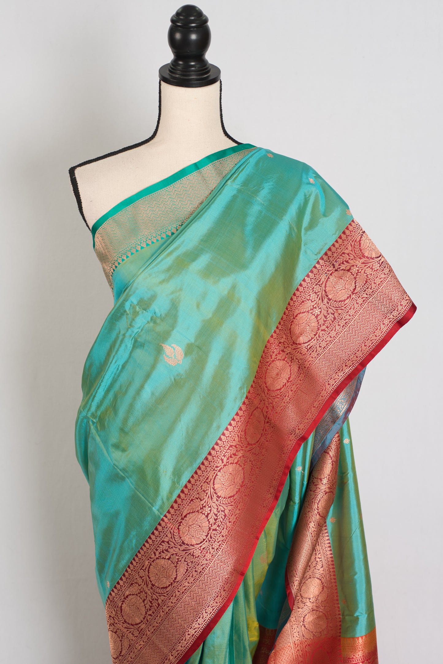 Nandini | Sea Green & Red Ganga Jamuna Border Banarasi Silk Saree image 2