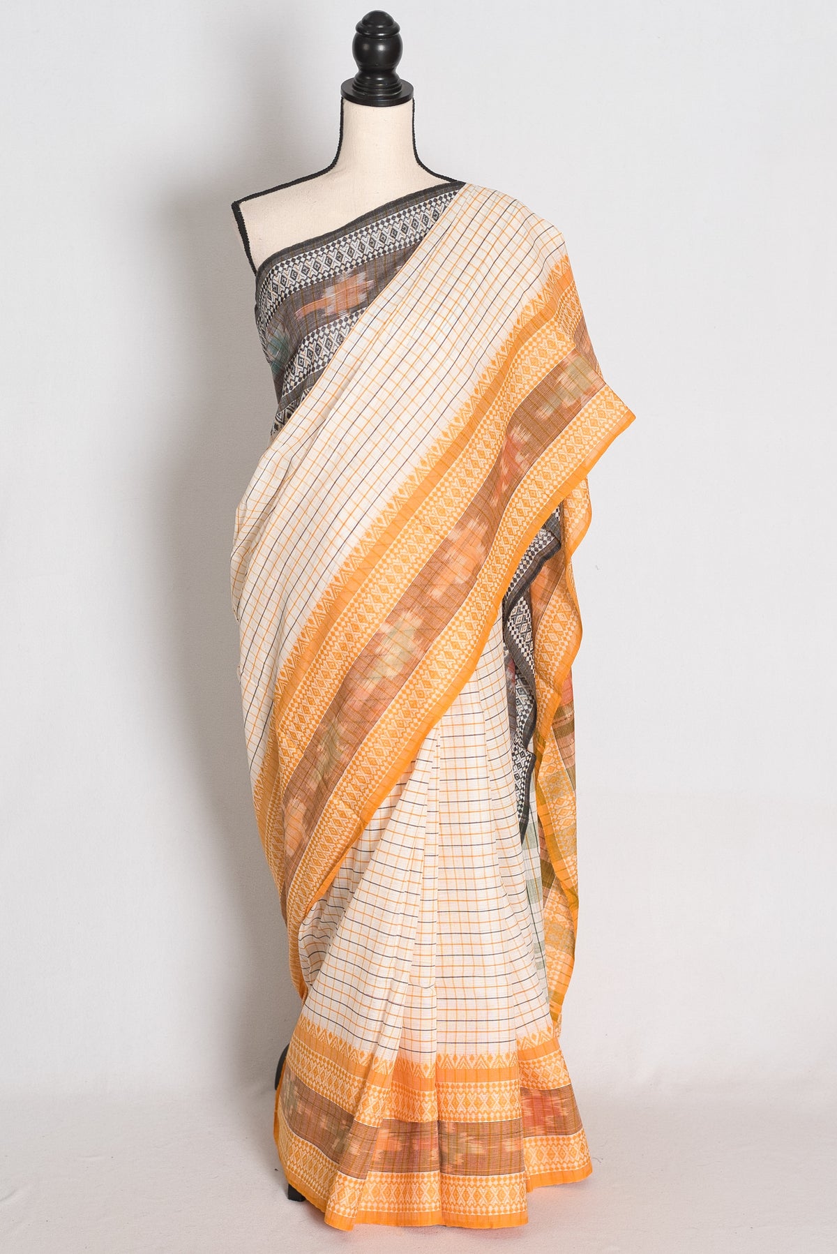 Mala: White Soft Cotton Dhaniakhali Saree with Ganga Jamuna Border image 0