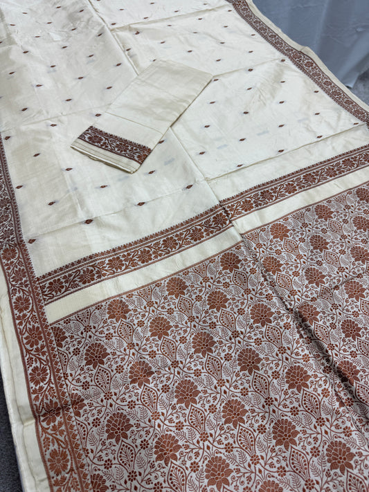 Sharanya : Silk Mark Certified Cream Banarasi Saree with Resham Thread Work image 0