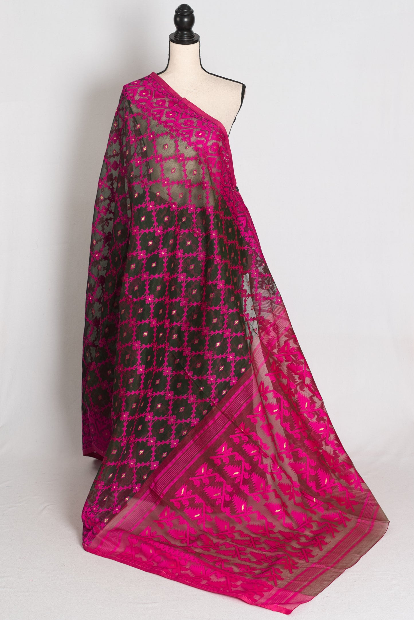 Leena : Dark Green and Rani Pink Soft Blended Cotton Jamdani Saree image 1