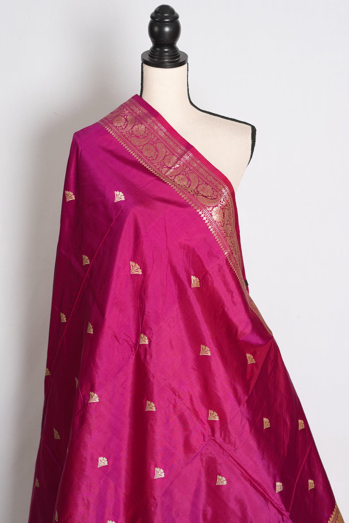 Piya: Purple and Gold Lightweight Katan Pure Silk Banarasi Saree image 3