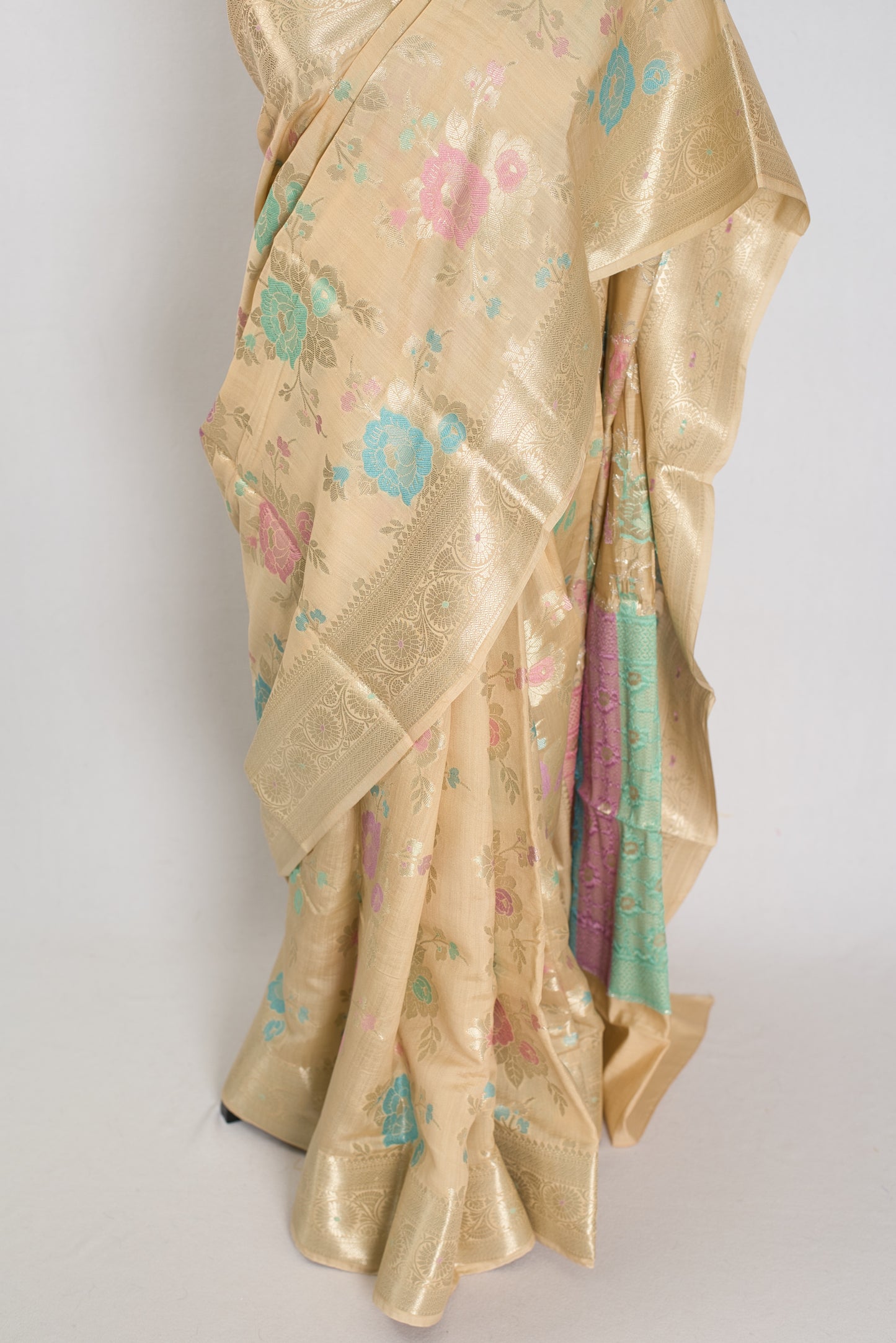 Mahi: Off-White & Gold Soft Muga Cotton Silk Saree | Floral Banarasi Weave image 5