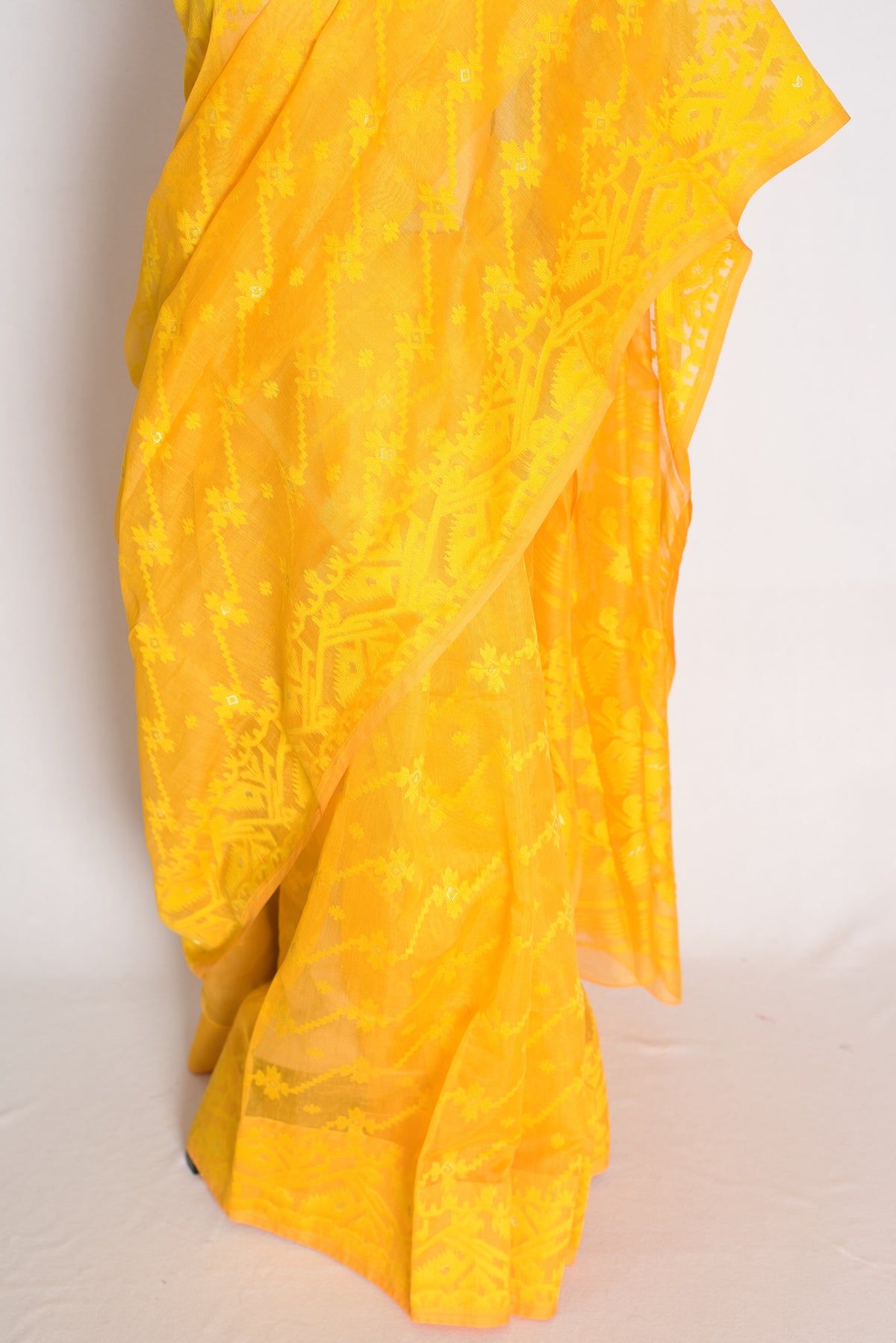 Juhi : Bright Yellow Soft Blended Cotton Jamdani Saree image 5