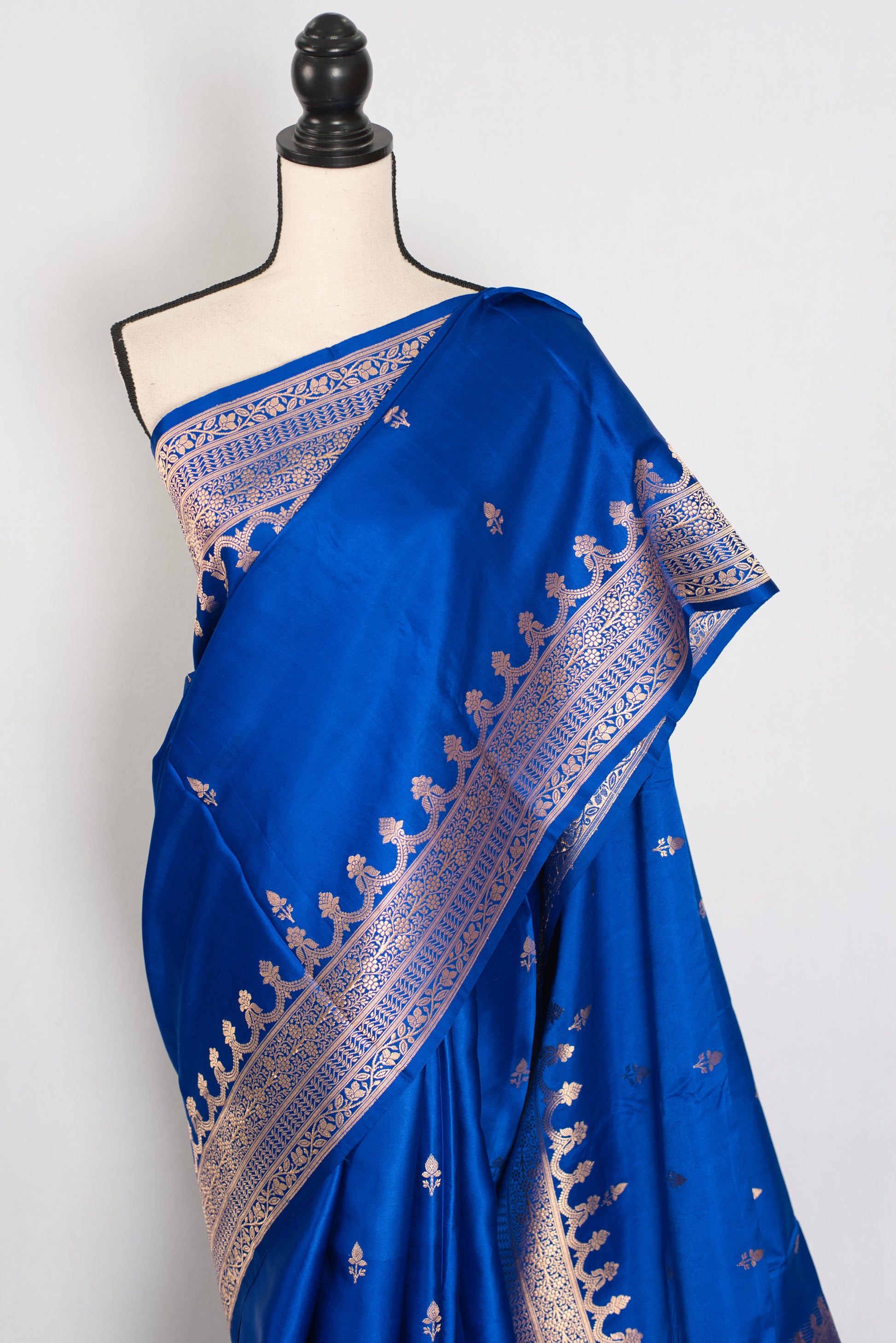 Suhani | Royal Blue Premium Mashru Banarasi Silk Saree | Traditional Gold Zari image 6